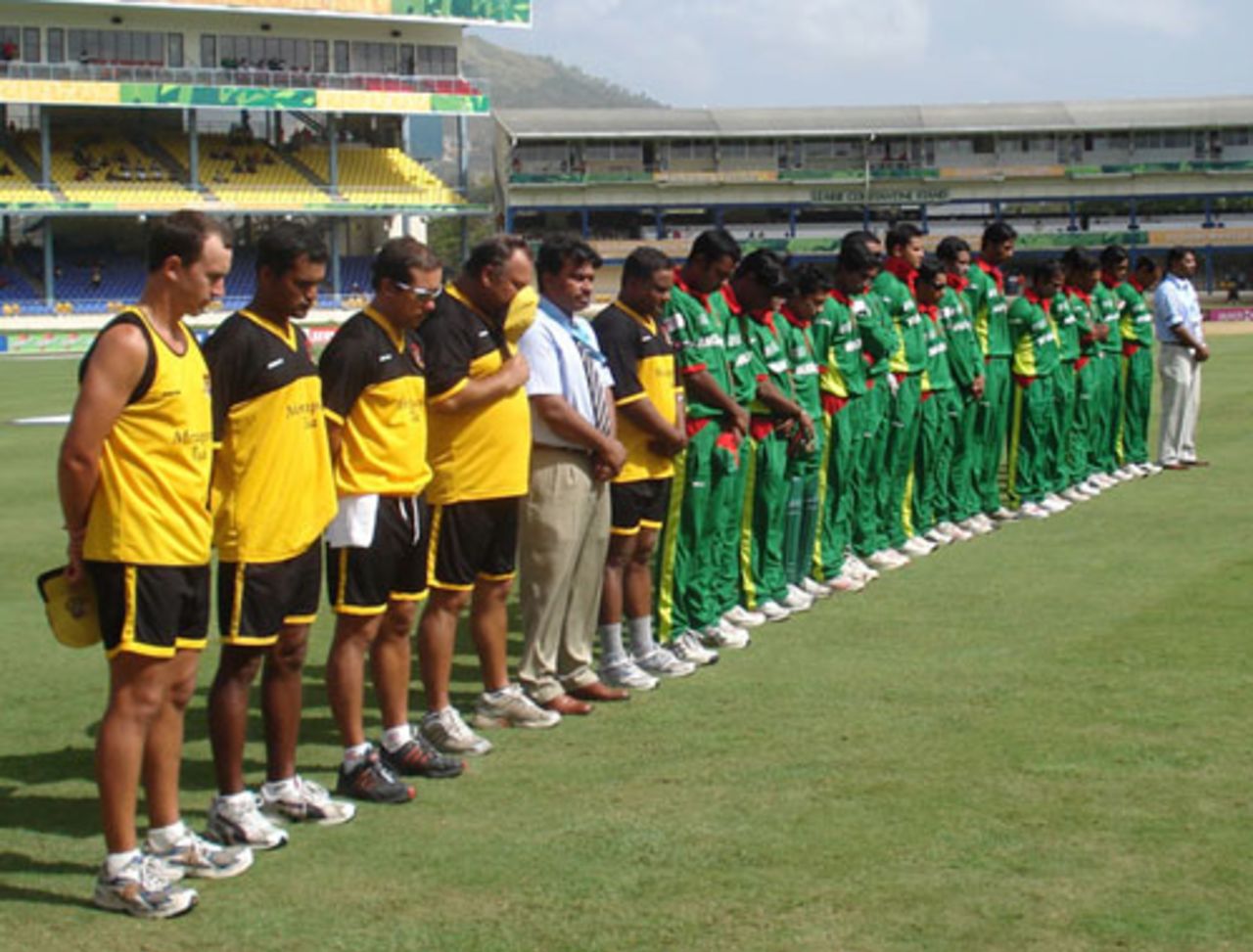 The Bangladesh squad observes a minute's silence in memory of Manjural Islam, Bangladesh v India, Group B, Trinidad, March 17, 2007