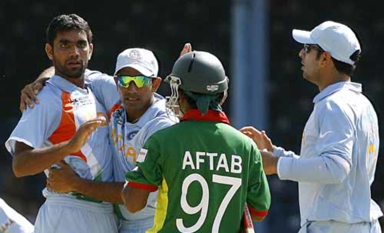 Munaf Patel is congratulated for dismissing Aftab Ahmed, Bangladesh v India, Group B, Trinidad, March 17, 2007