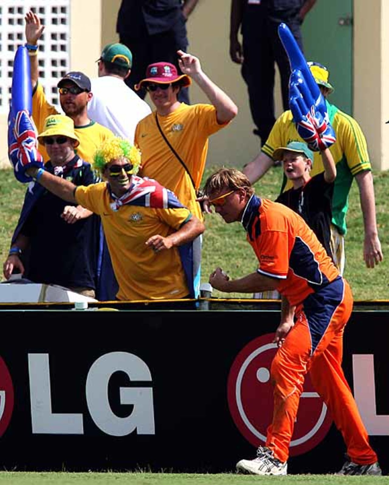 Australian cricket fans show their delight at Tim de Leede's failure to stop the ball at the boundary, Australia v Netherlands, Group A, St Kitts, March 18, 2007