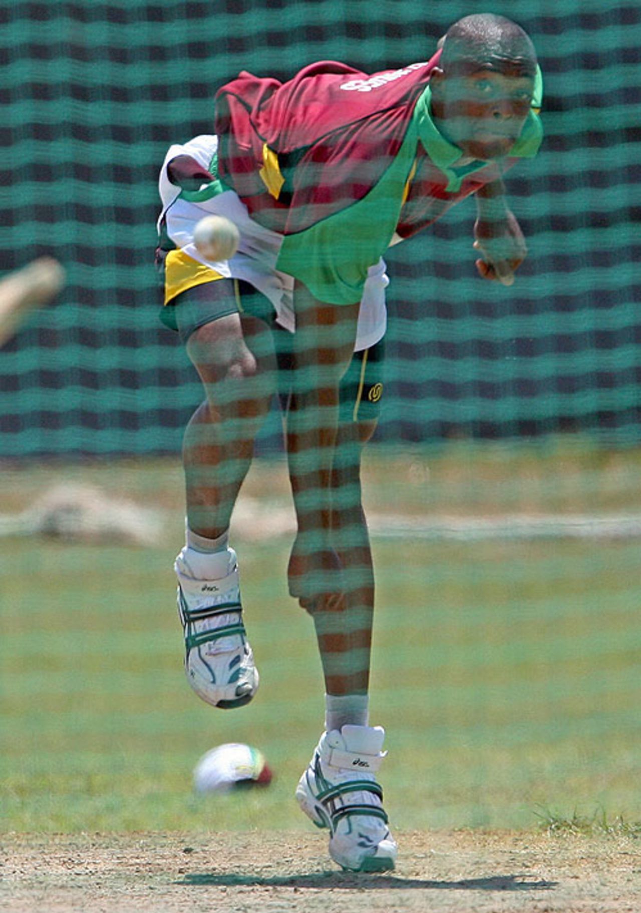 Daren Powell bowls on the eve of the game with Zimbabwe, World Cup, Group D, Jamaica, March 18, 2007