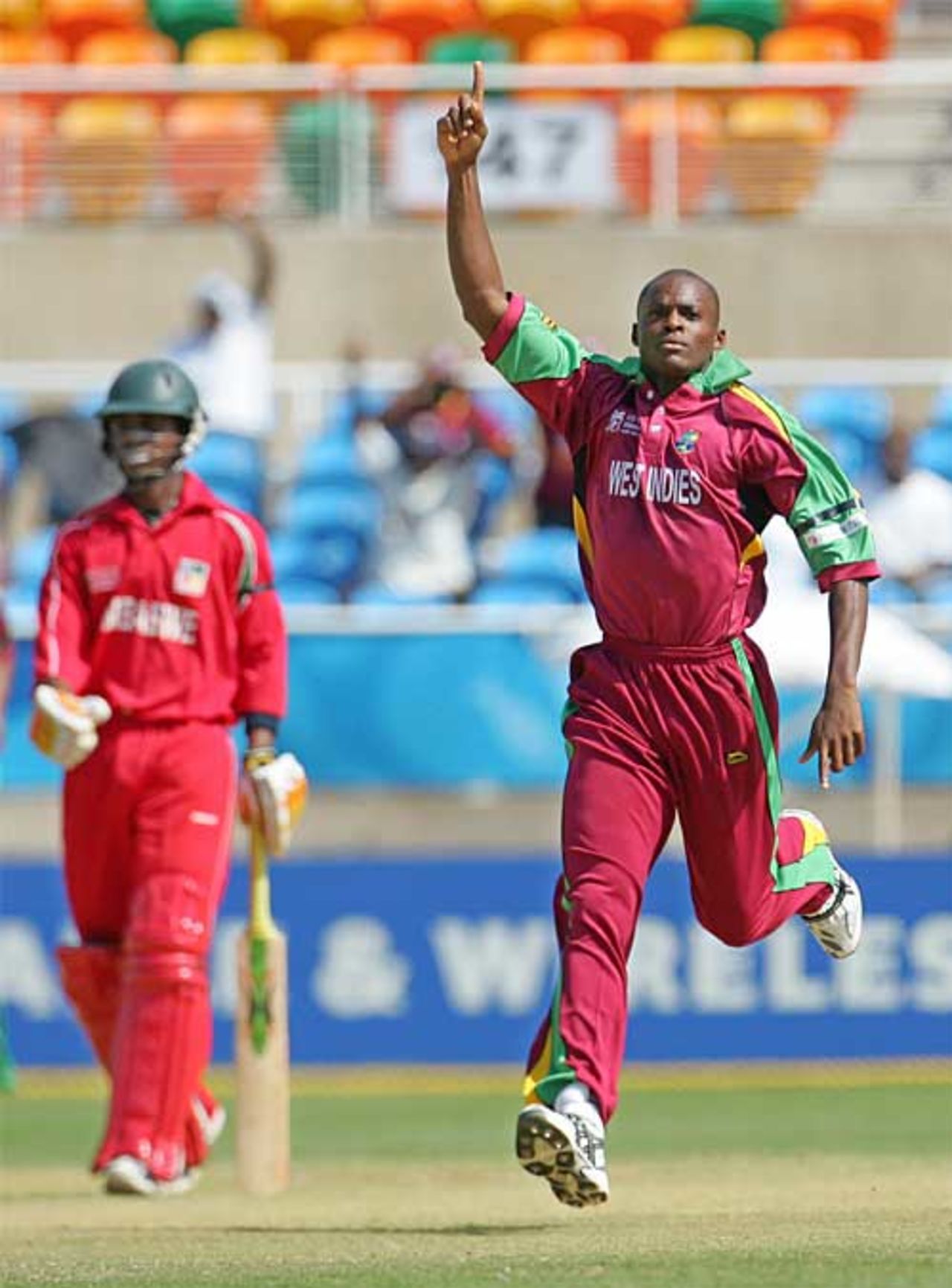Daren Powell bowls Vusi Sibanda as West Indies strike twice early, West Indies v Zimbabwe, Group D , Jamaica, March 19, 2007
