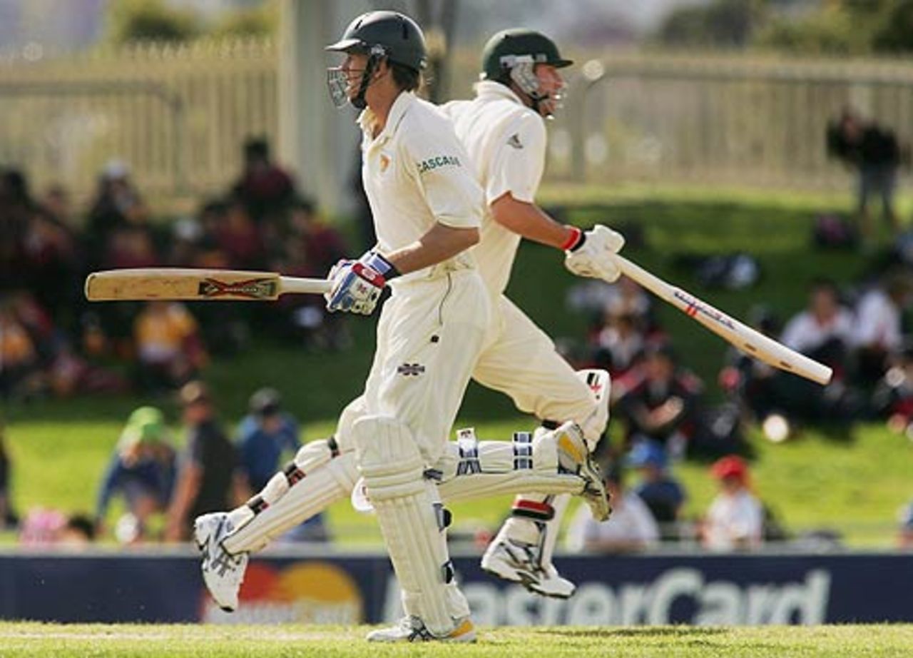 Luke Butterworth and Adam Griffith take a run, Tasmania v New South Wales, Pura Cup final, Hobart, March 20, 2007