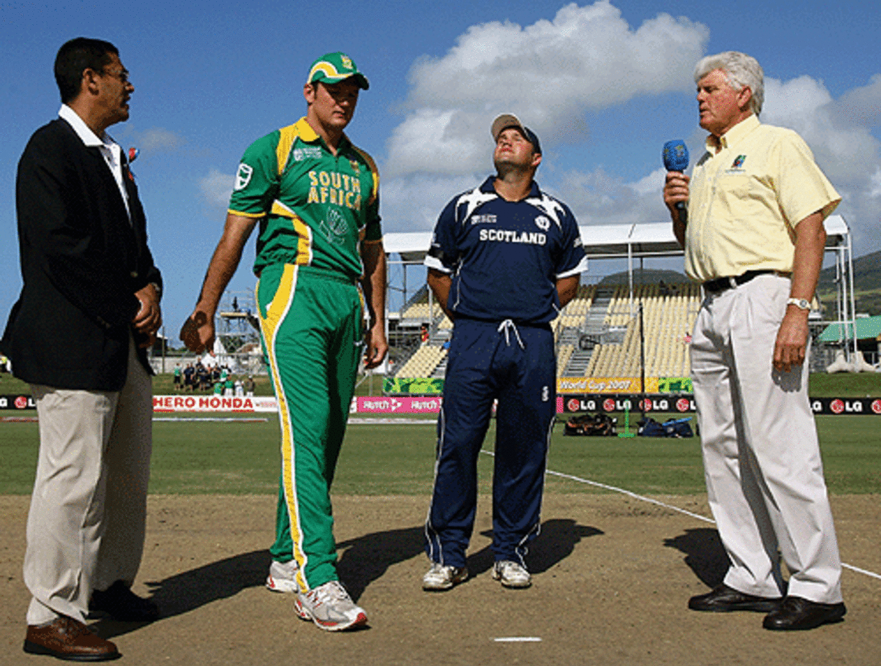 Graeme Smith and Ryan Watson at the toss along with Ranjan Madugalle and Barry Richards, Scotland v South Africa, Group A, St Kitts, March 20, 2007