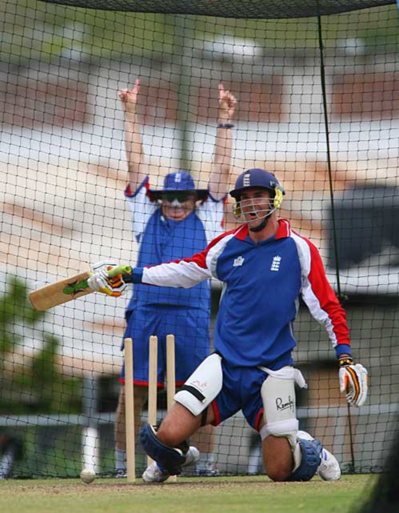 Duncan Fletcher signals six as Kevin Pietersen bats in the nets, St Lucia, March 20, 2007