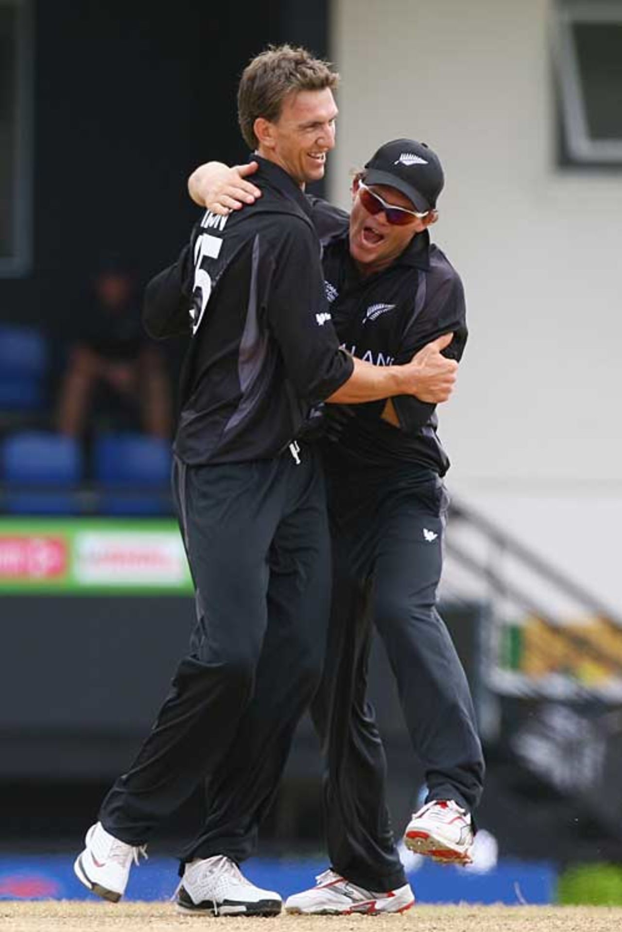 Michael Mason is congratulated by Lou Vincent after David Obuya's wicket, Kenya v New Zealand, Group C, St Lucia, March 20, 2007