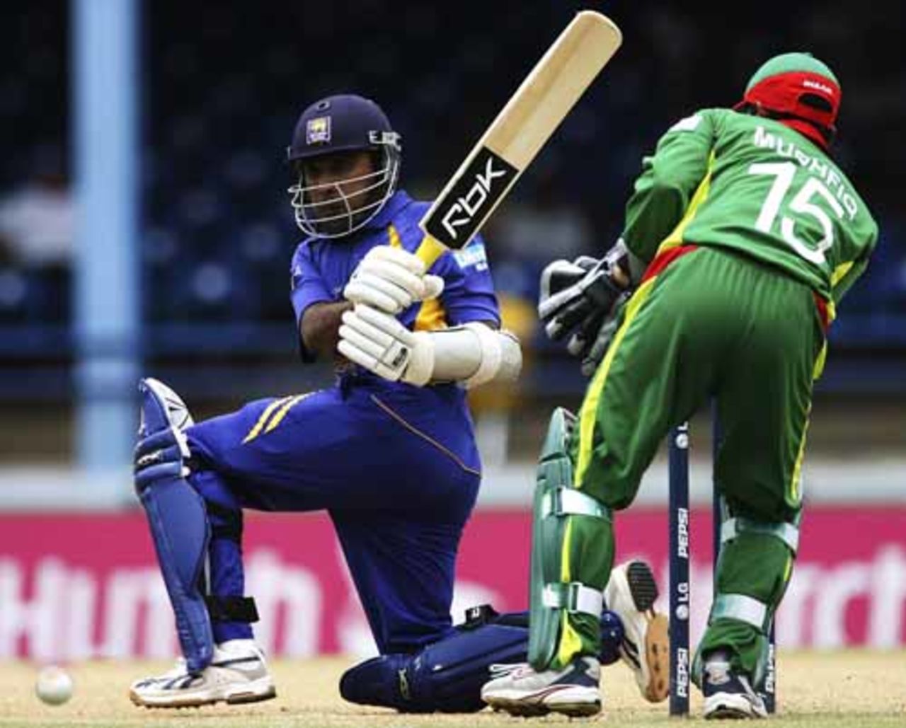 Mahela Jayawardene sweeps one to fine leg boundary, Bangladesh v Sri Lanka, Group B, Trinidad, March 21, 2007