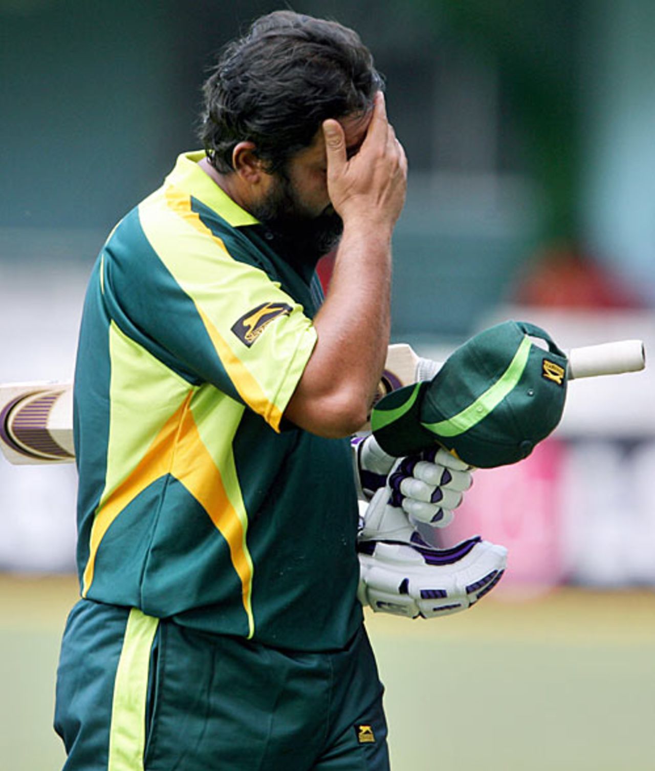 Inzamam-ul-Haq makes a tearful trudge back to the pavilion after falling for 37 in his final ODI , Pakistan v Zimbabwe, Group D, World Cup, Kingston, March 21, 2007