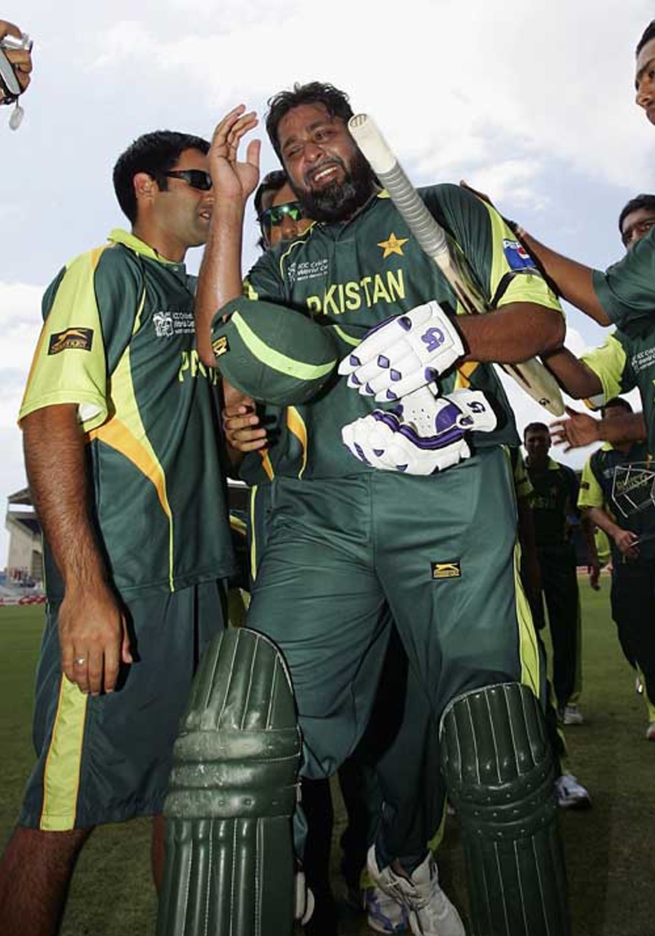 An emotional Inzamam-ul-Haq leaves the field, Pakistan v Zimbabwe, Group D, World Cup, Kingston, March 21, 2007