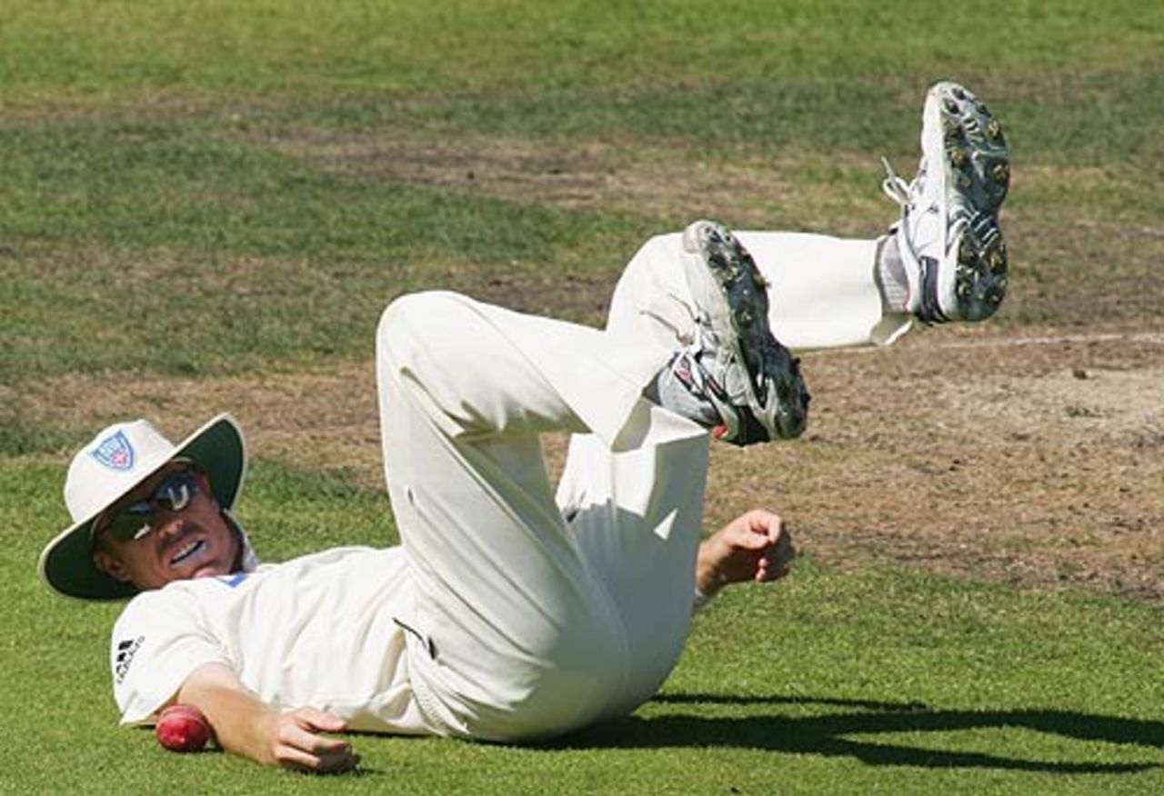 Dominic Thornely thinks of what might have been after dropping Sean Clingeleffer on 48, Tasmania v New South Wales, Pura Cup final, Hobart, March 22, 2007