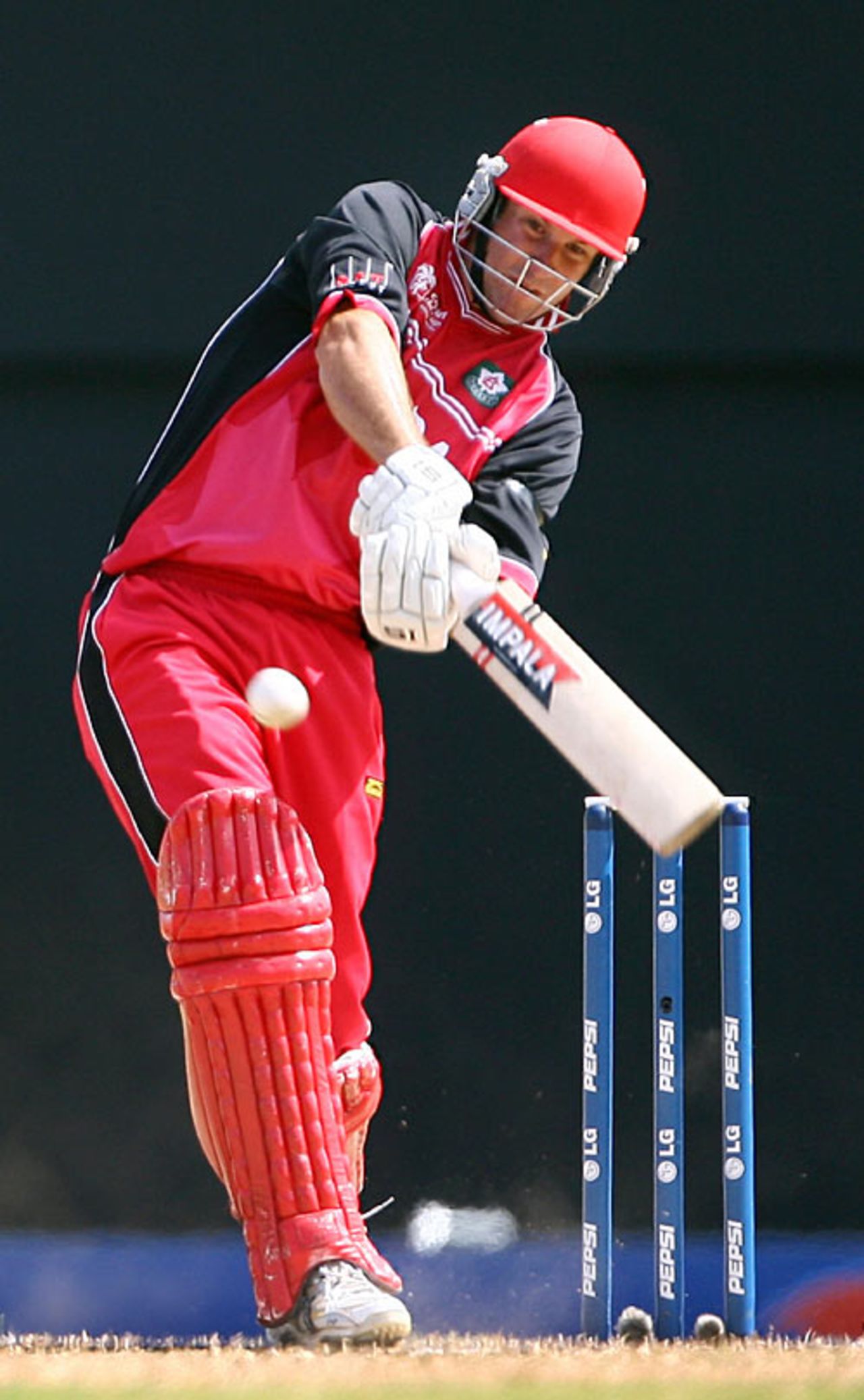 Geoff Barnett keeps his eye on the ball while pulling, Canada v New Zealand, St Lucia, March 22, 2007