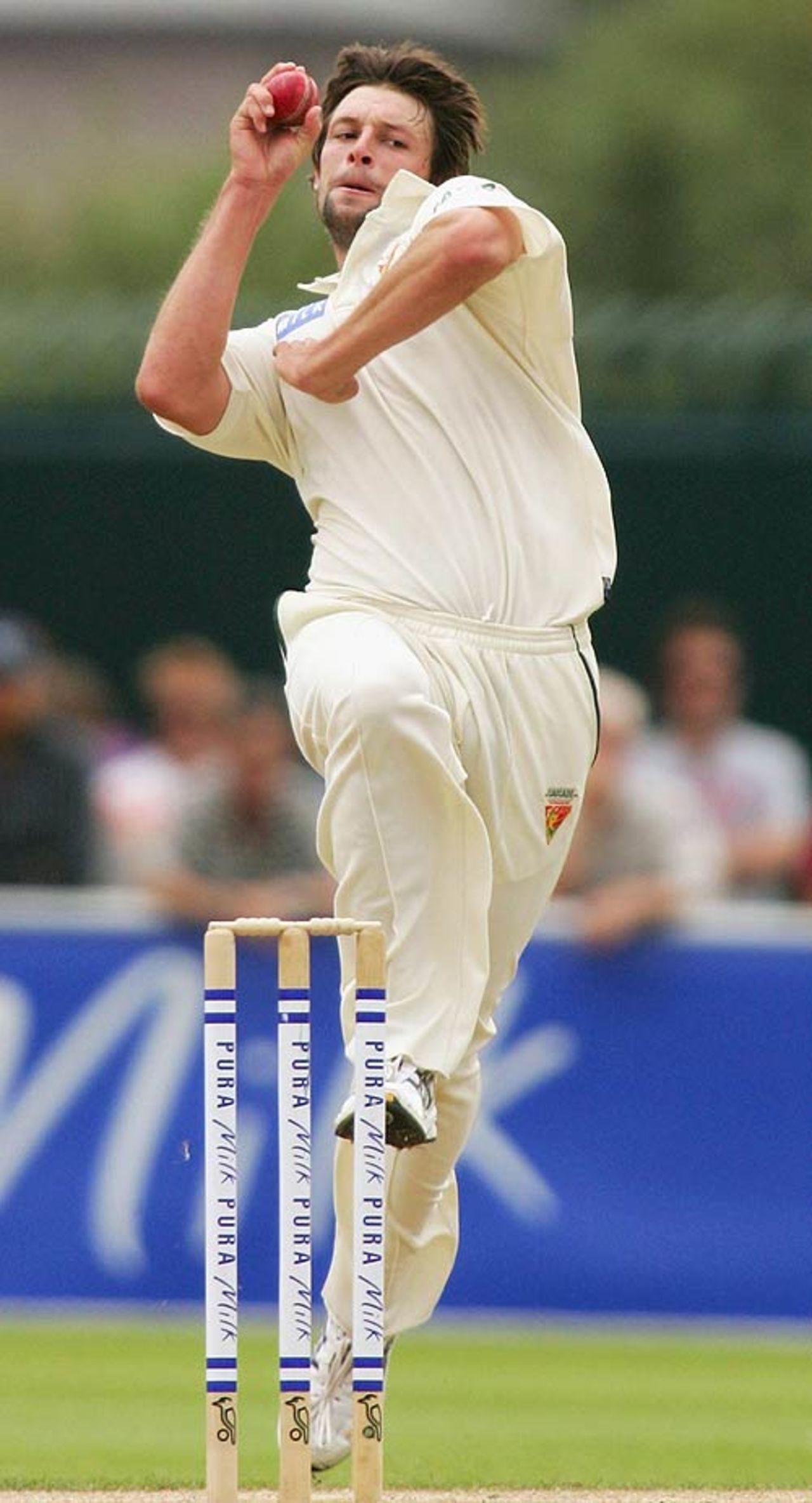 Ben Hilfenhaus bowls during his outstanding spell, Tasmania v New South Wales, Pura Cup final, Hobart, March 23, 2007