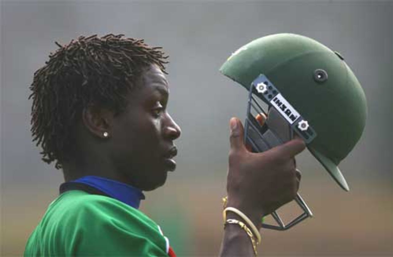Nehemiah Odhiambo keeps a lid on things before Kenya face England on Saturday, St Lucia, March 23, 2007