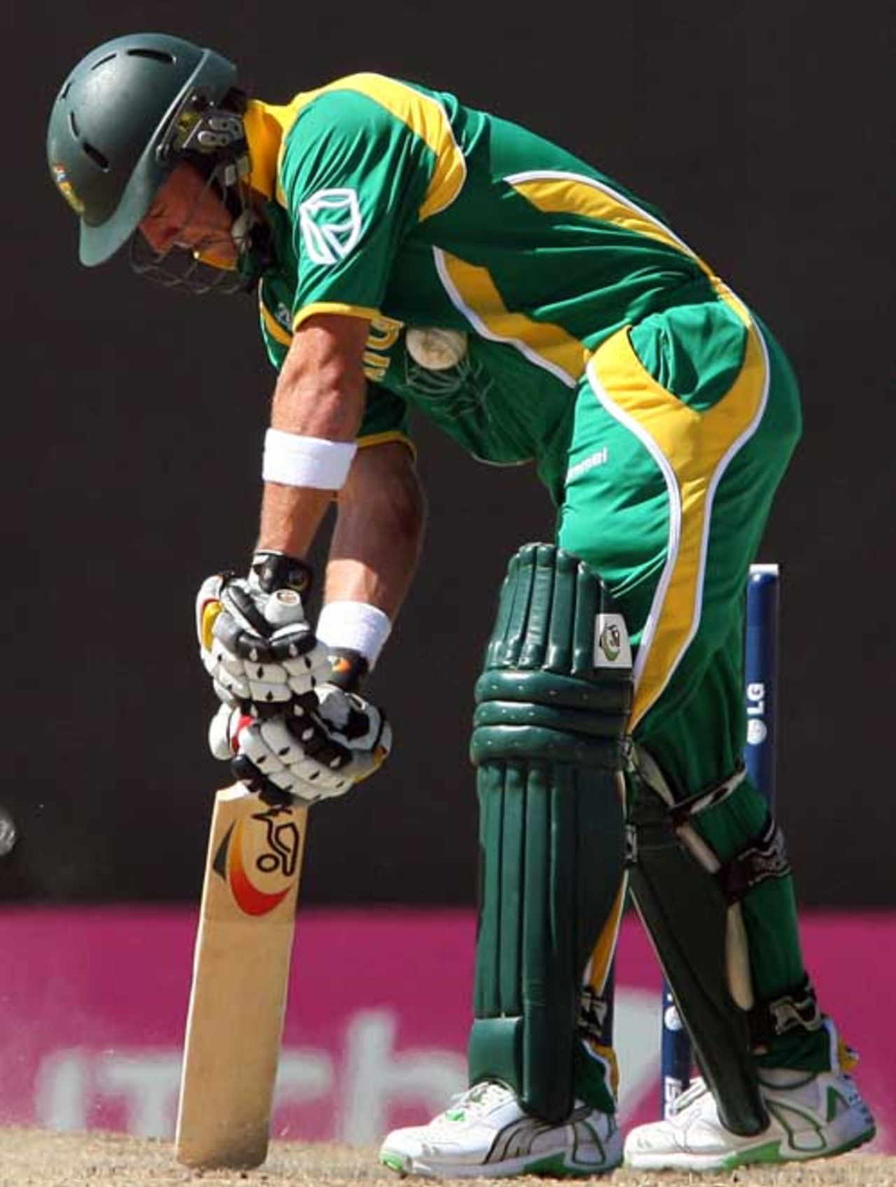 Ab de Villiers winces in pain after copping one from Glenn McGrath, Group A, St Kitts, March 24, 2007