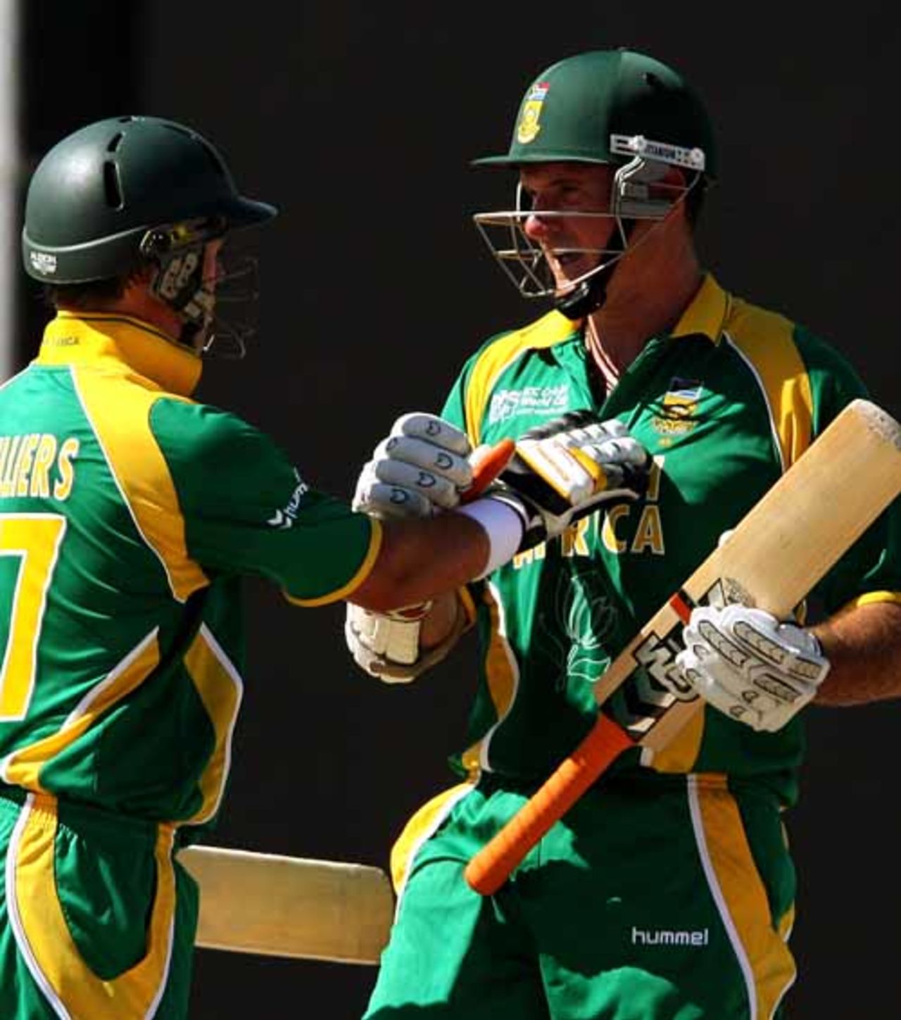 Graeme Smith and AB de Villiers during their whirlwind stand, Group A, St Kitts, March 24, 2007
