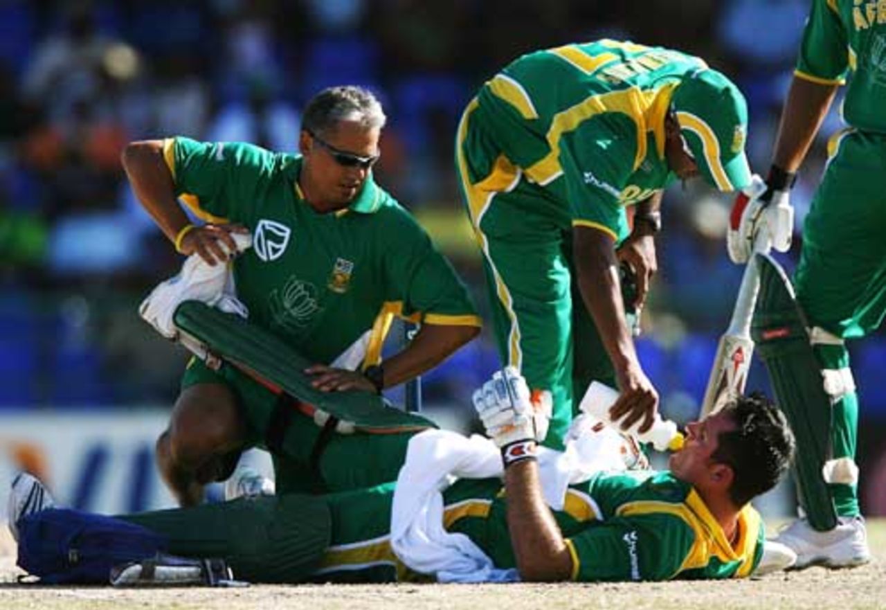 Graeme Smith receives treatment for cramps, Group A, St Kitts, March 24, 2007