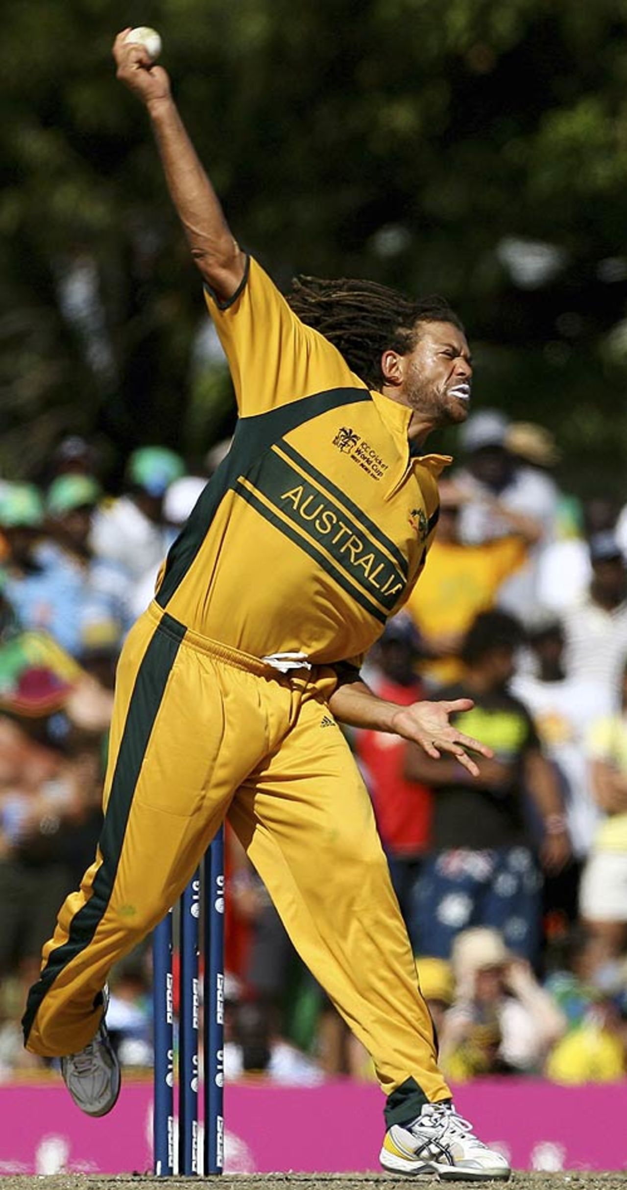 Andrew Symonds bowls for the first time in a match since injuring his biceps, Australia v South Africa, Group A, St Kitts, March 24, 2007