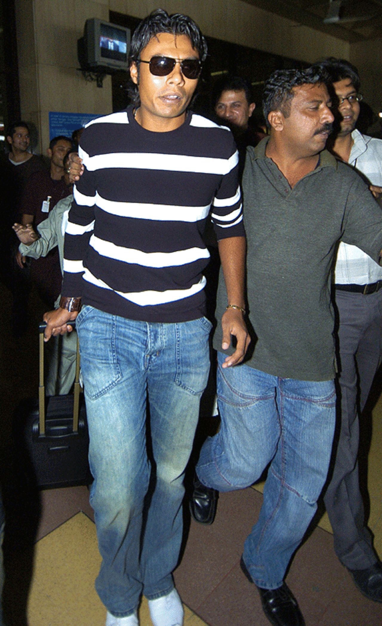 Danish Kaneria walks out of Karachi escort with police escort, March 28, 2007