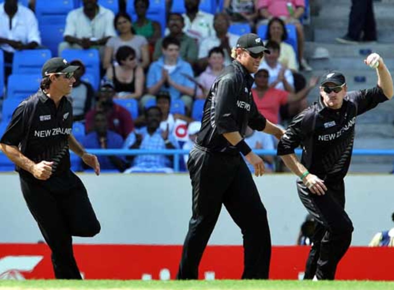 Scott Styris celebrates after taking a catch to dismiss Shivnarine Chanderpaul, West Indies v New Zealand, Super Eights, Antigua, March 29, 2007