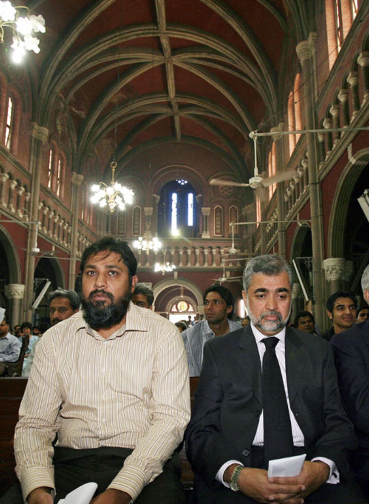 Inzamam-ul-Haq and Nasim Ashraf at a memorial service for Bob Woolmer at the Sacred Heart Church in Lahore, April 1, 2007