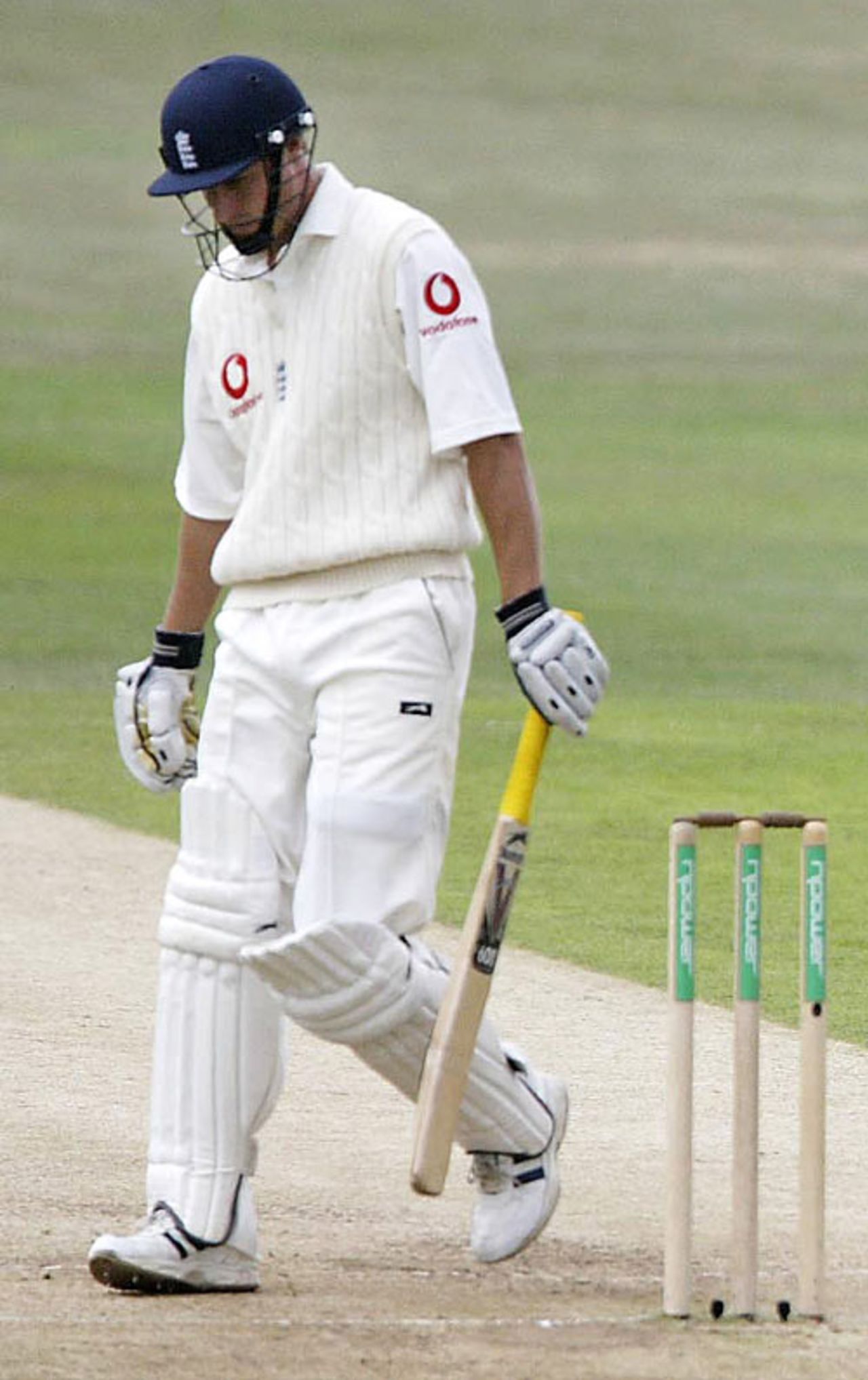 Ed Smith trudges off, England v South Africa, 4th Test, Headingley, August 23, 2003