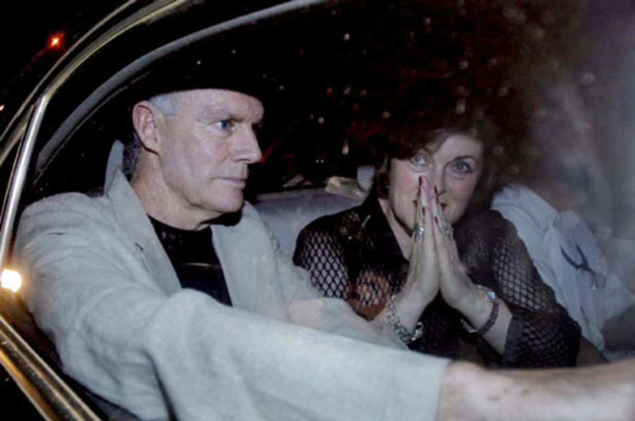 Greg Chappell and his wife Judy leave a city hotel in Mumbai, April 5, 2007