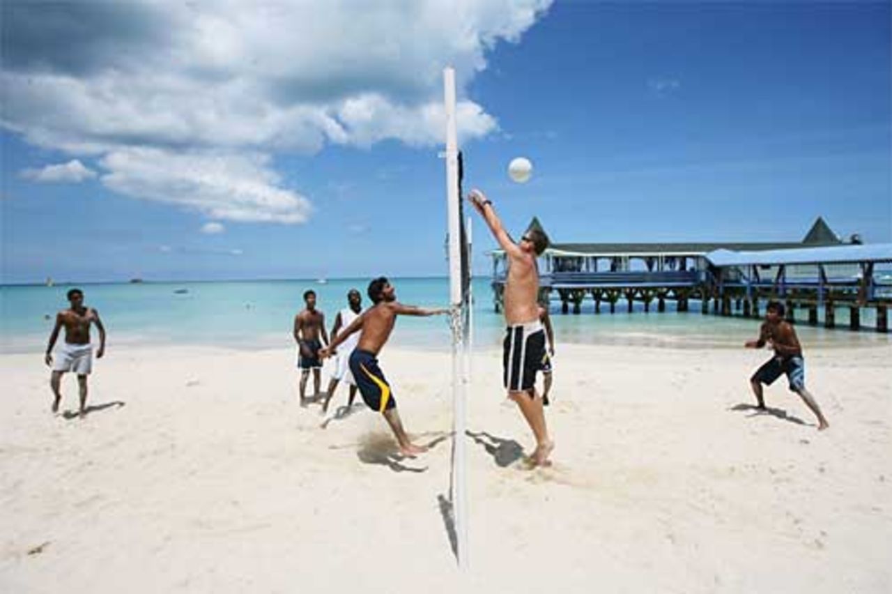 Not cricket: Tom Moody and Kumar Sangakkara square up during a game of beach volleyball, Antigua, April 5, 2007