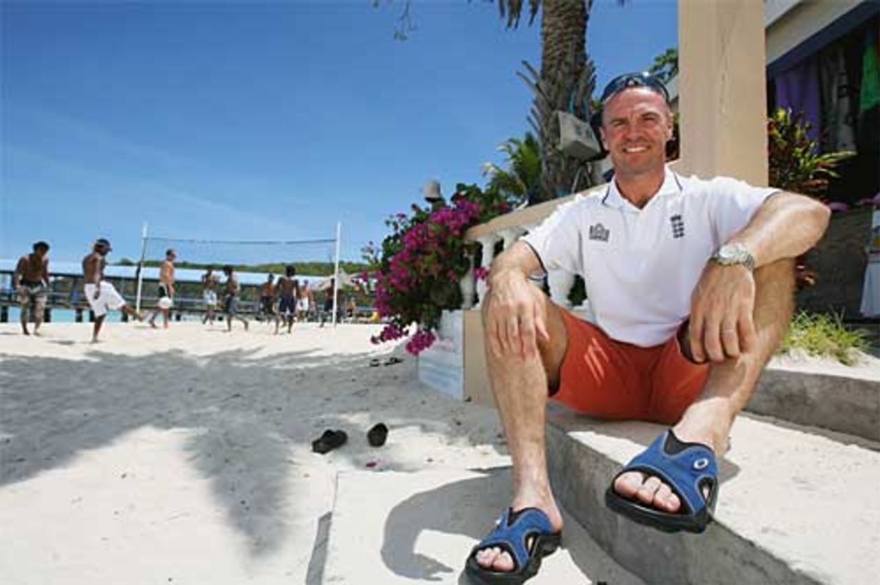 Paul Nixon relaxes as Sri Lanka toil hard at beach volleyball, Antigua, April 5, 2007