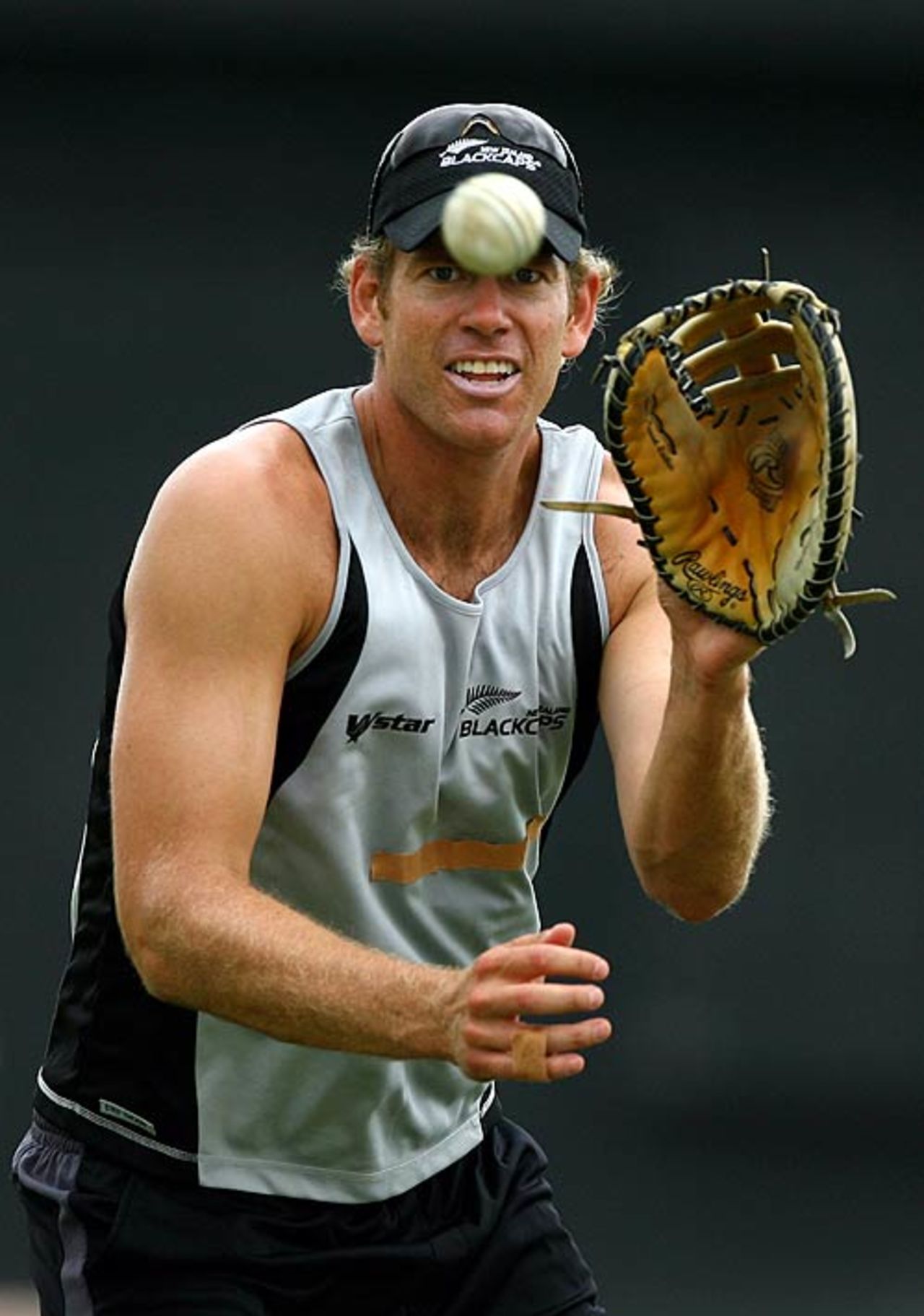 Jacob Oram takes part in a fielding drill, Georgetown, Guyana, April 5, 2007