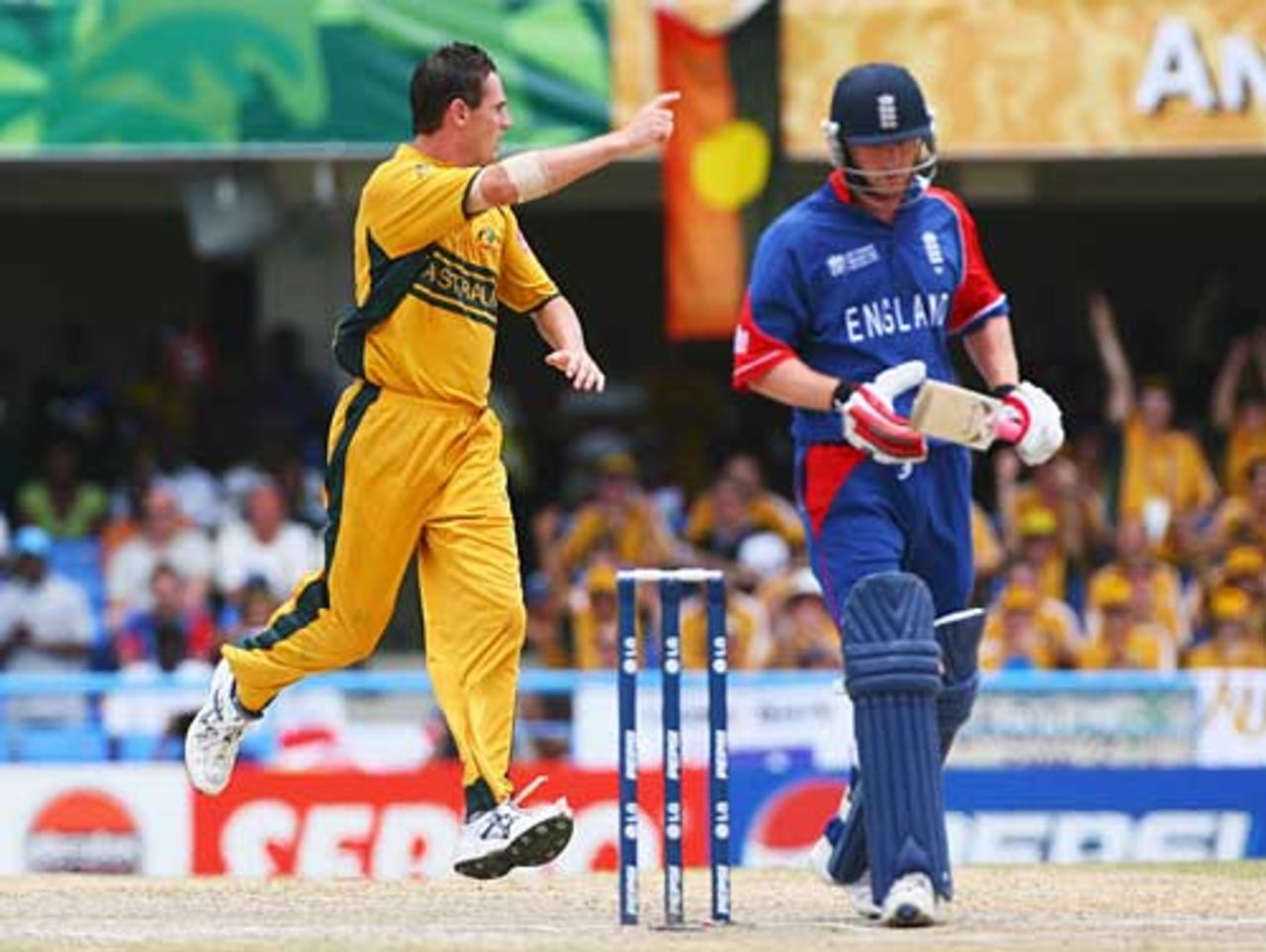 Shaun Tait returns and removes Paul Collingwood, Australia v England, Super Eights, Antigua, April 8, 2007