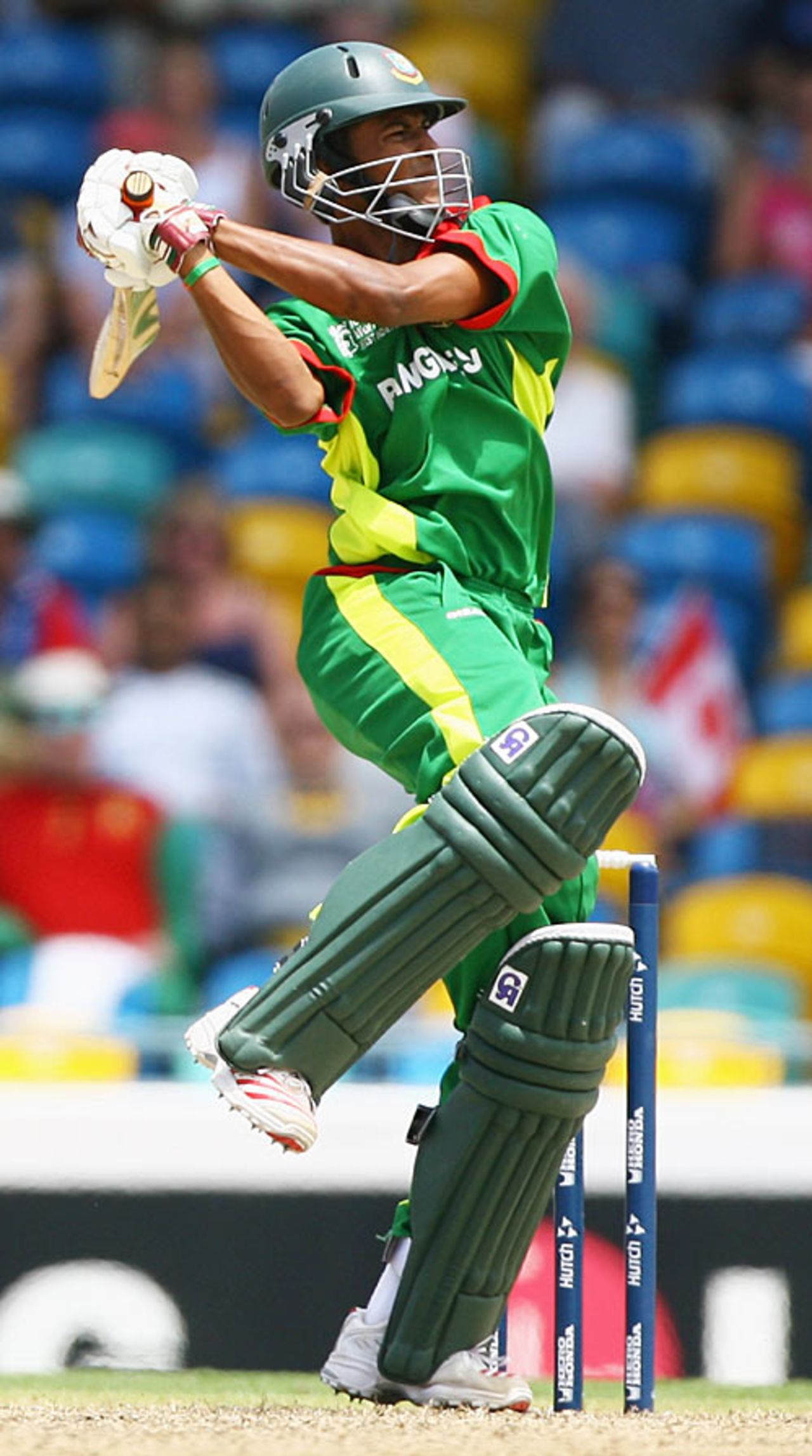 Saqibul Hasan carves over cover, Bangladesh v England, Super Eights, Barbados, April 11, 2007