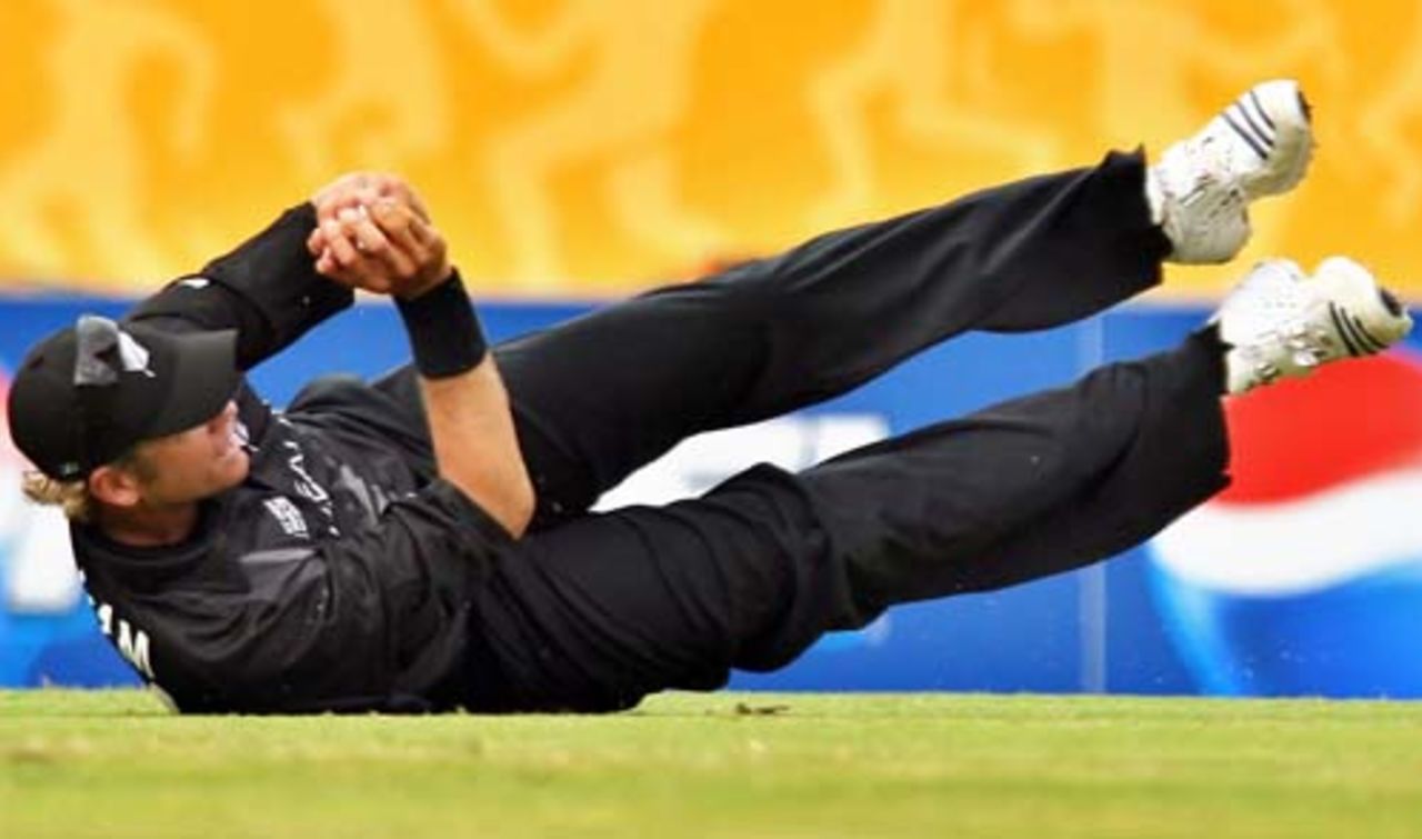 Jacob Oram takes the catch to dismiss Graeme Smith, New Zealand v South Africa, Super Eights, Grenada, April 14, 2007