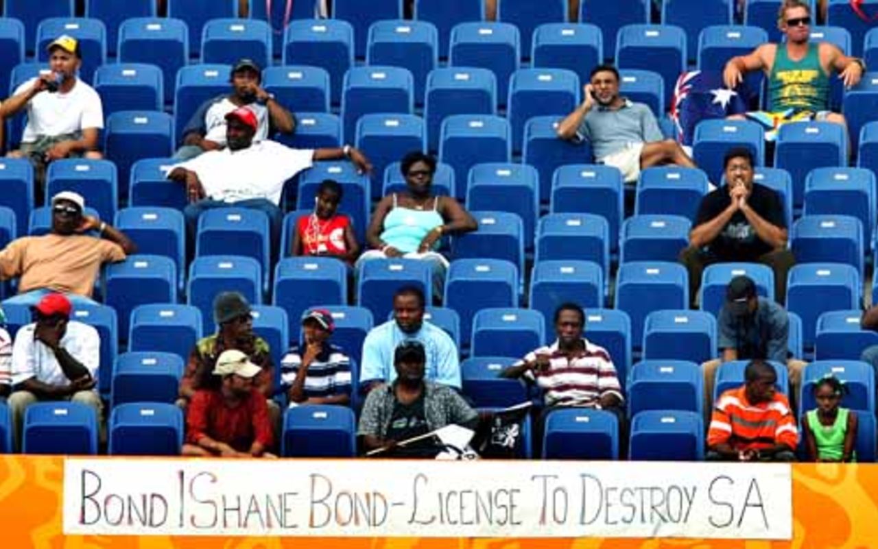 Fans remind Shane Bond of his illustrious namesake, New Zealand v South Africa, Super Eights, Grenada, April 14, 2007