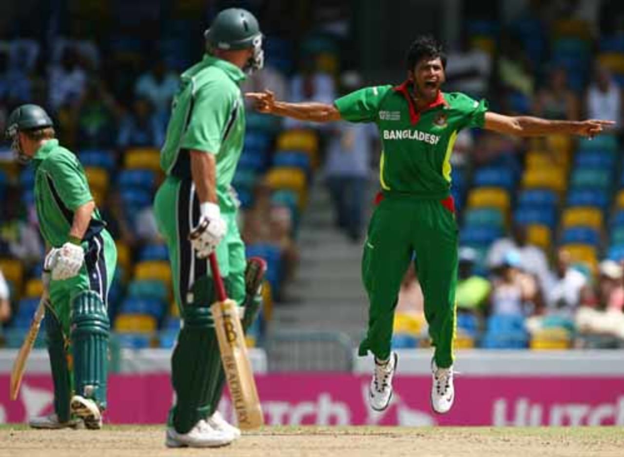 Shahadat Hossain of Bangladesh appeals unsuccessfully for the wicket of William Porterfield, Bangladesh v Ireland, Super Eights, Barbados, April 15, 2007