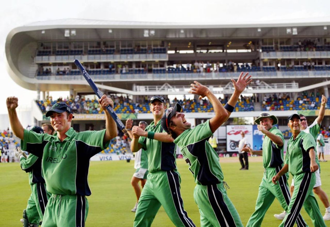 The Irish players celebrated the win with a victory lap, Bangladesh v Ireland, Super Eights, Barbados, April 15, 2007