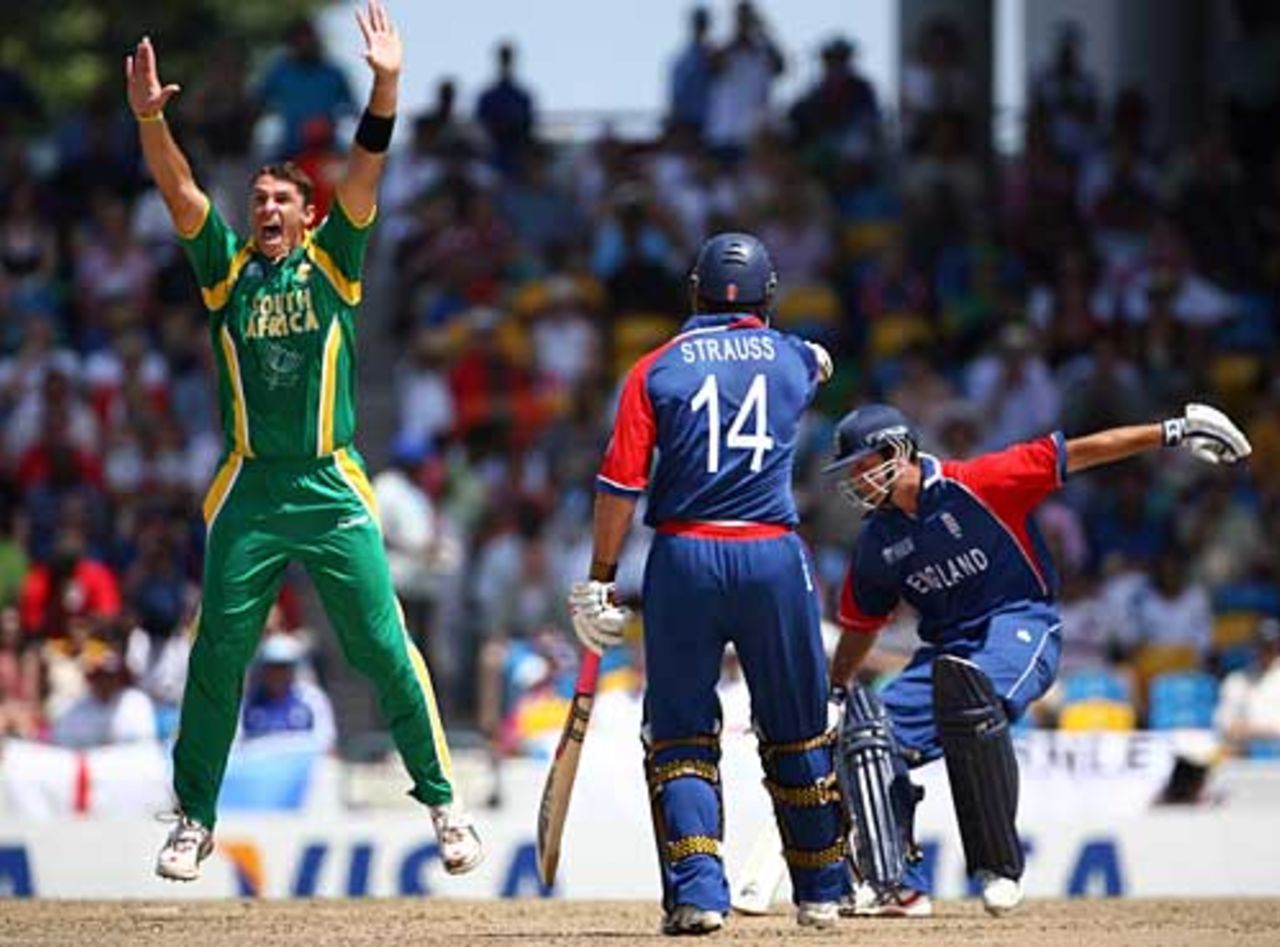 Andre Nel traps Michael Vaughan lbw in his first over, England v South Africa, Super Eights, Barbados, April 17, 2007