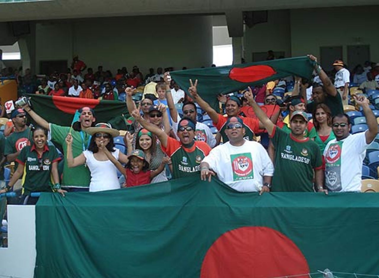 Bangladesh fans soak up the atmosphere, West Indies v Bangladesh, Super Eights, April 19, 2007