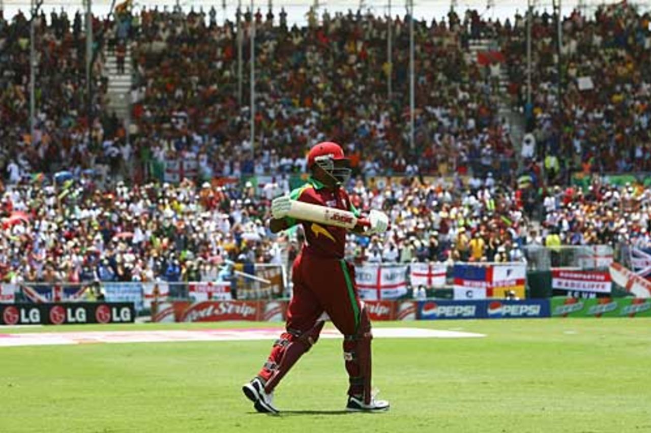 The Kensington Oval stands to Brian Lara, England v West Indies, Super Eights, Barbados, April 21, 2007