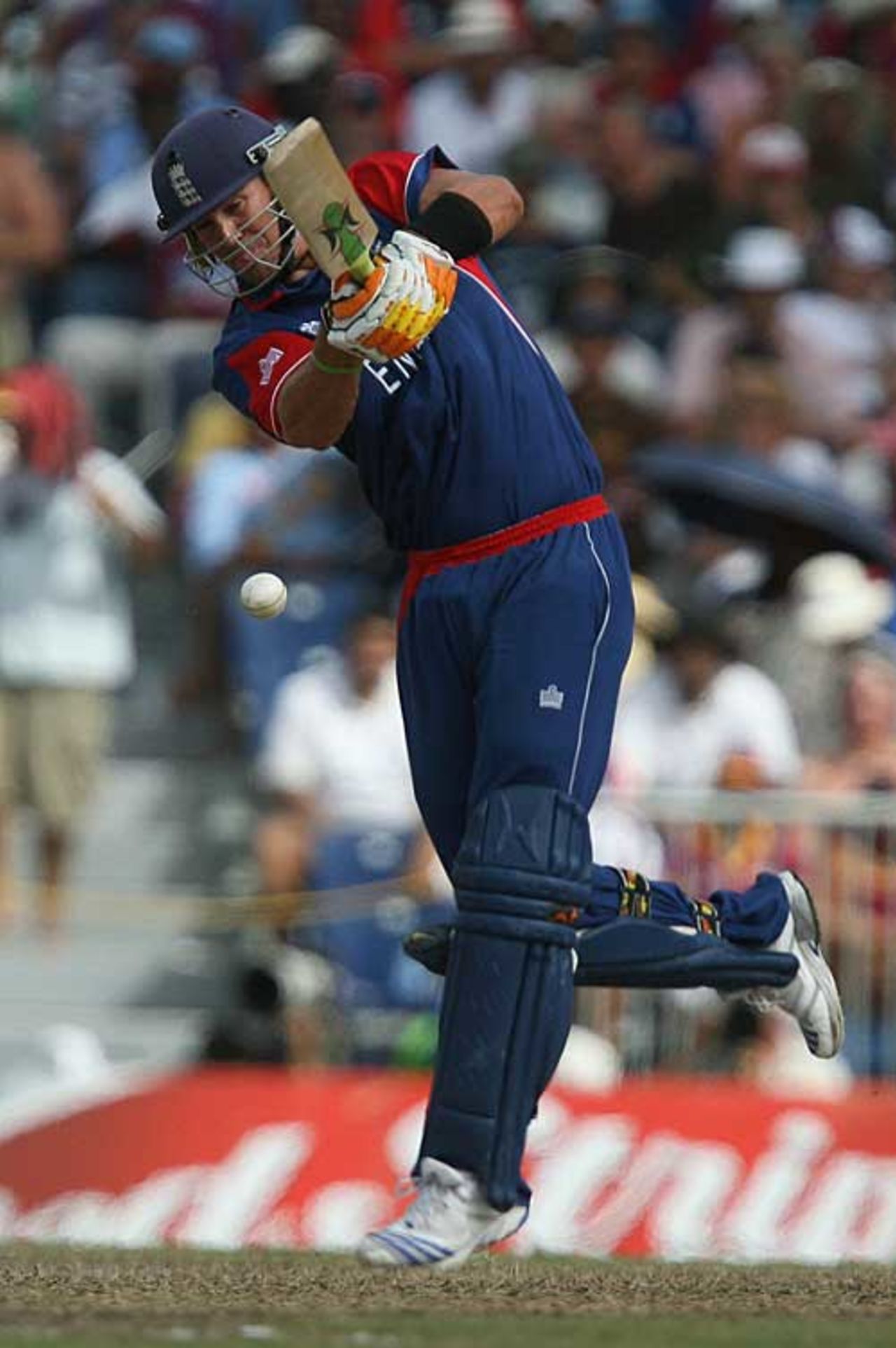 Kevin Pietersen continued his fine form in England's chase, England v West Indies, Super Eights, Barbados, April 21, 2007