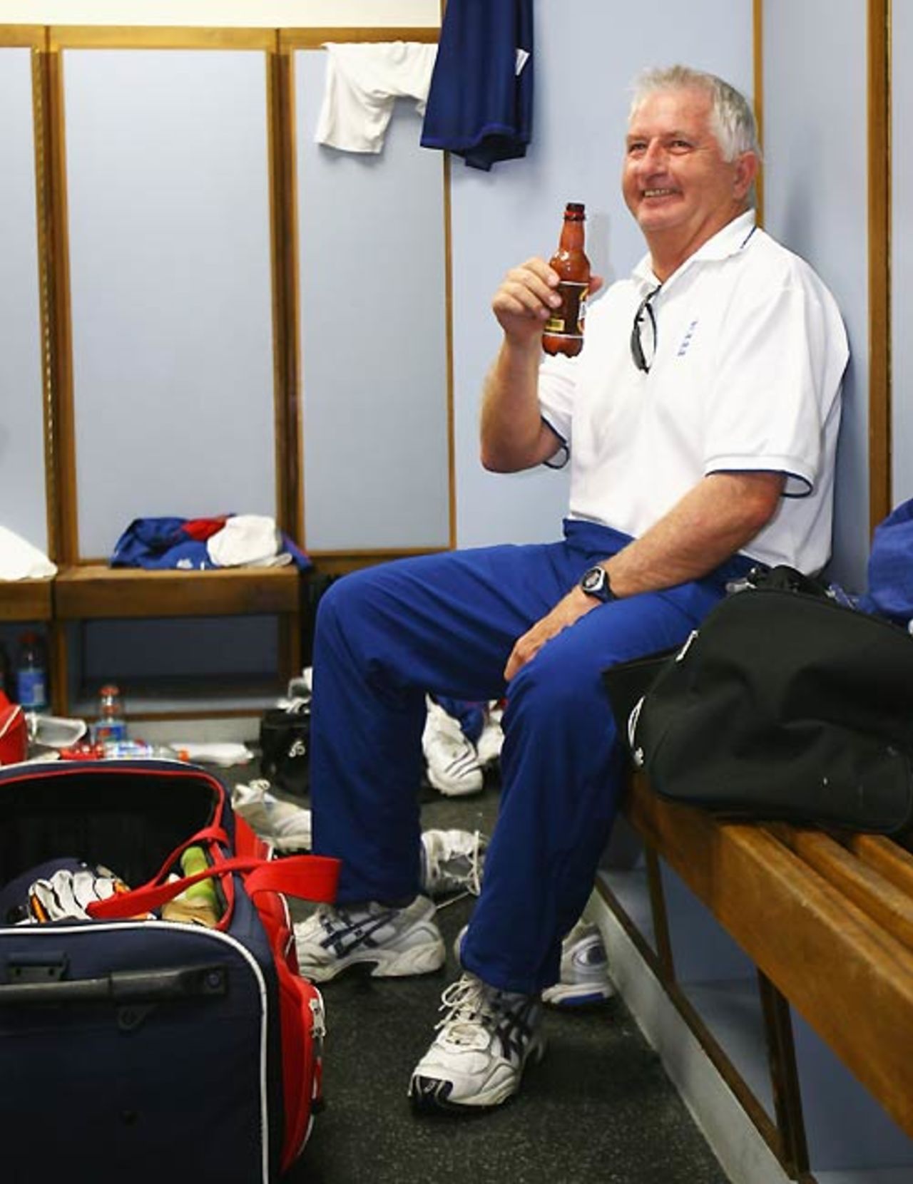 'Cheers to you all' - Duncan Fletcher signs off with a beer and a broad smile, England v West Indies, Super Eights, Barbados, April 21, 2007