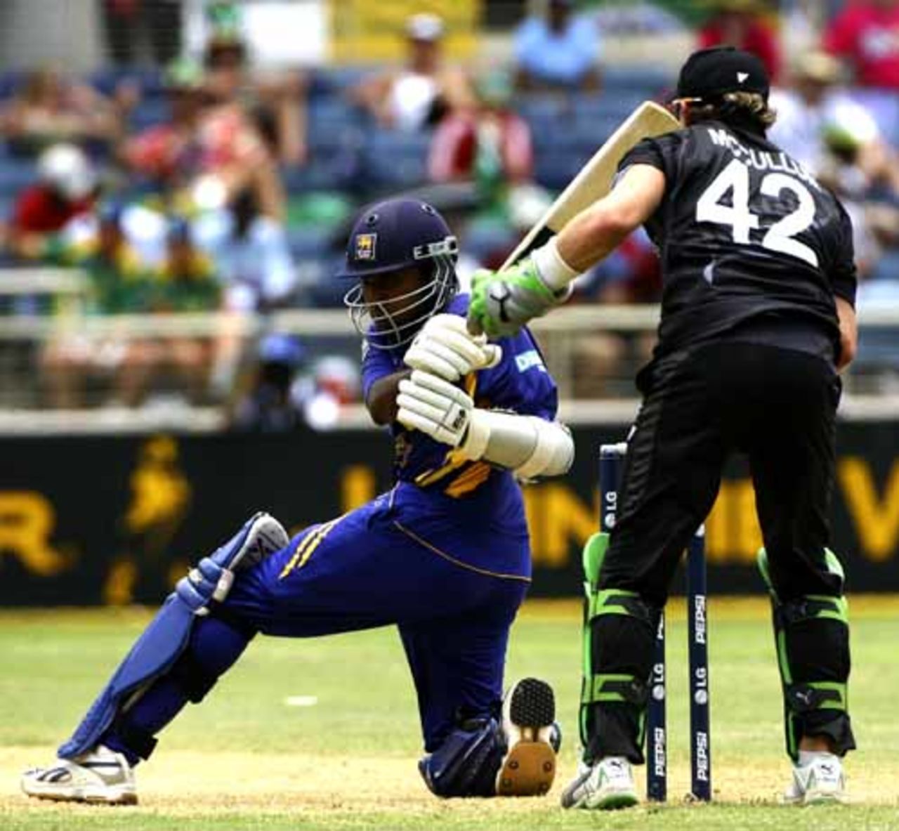 Mahela Jayawardene sweeps to fine leg, New Zealand v Sri Lanka, 1st semi-final, Jamaica, April 24, 2007