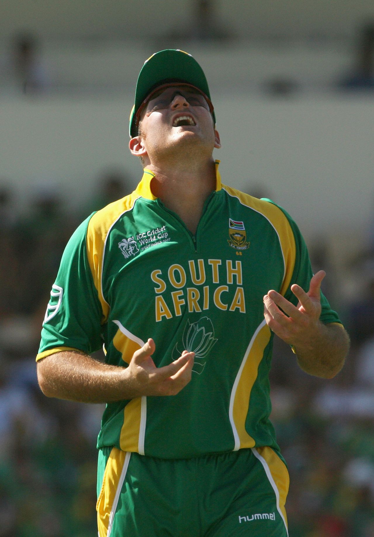 Graeme Smith throws his head to the heavens as South Africa's World Cup hopes peter away, Australia v South Africa, 2nd semi-final, St Lucia, April 25, 2007