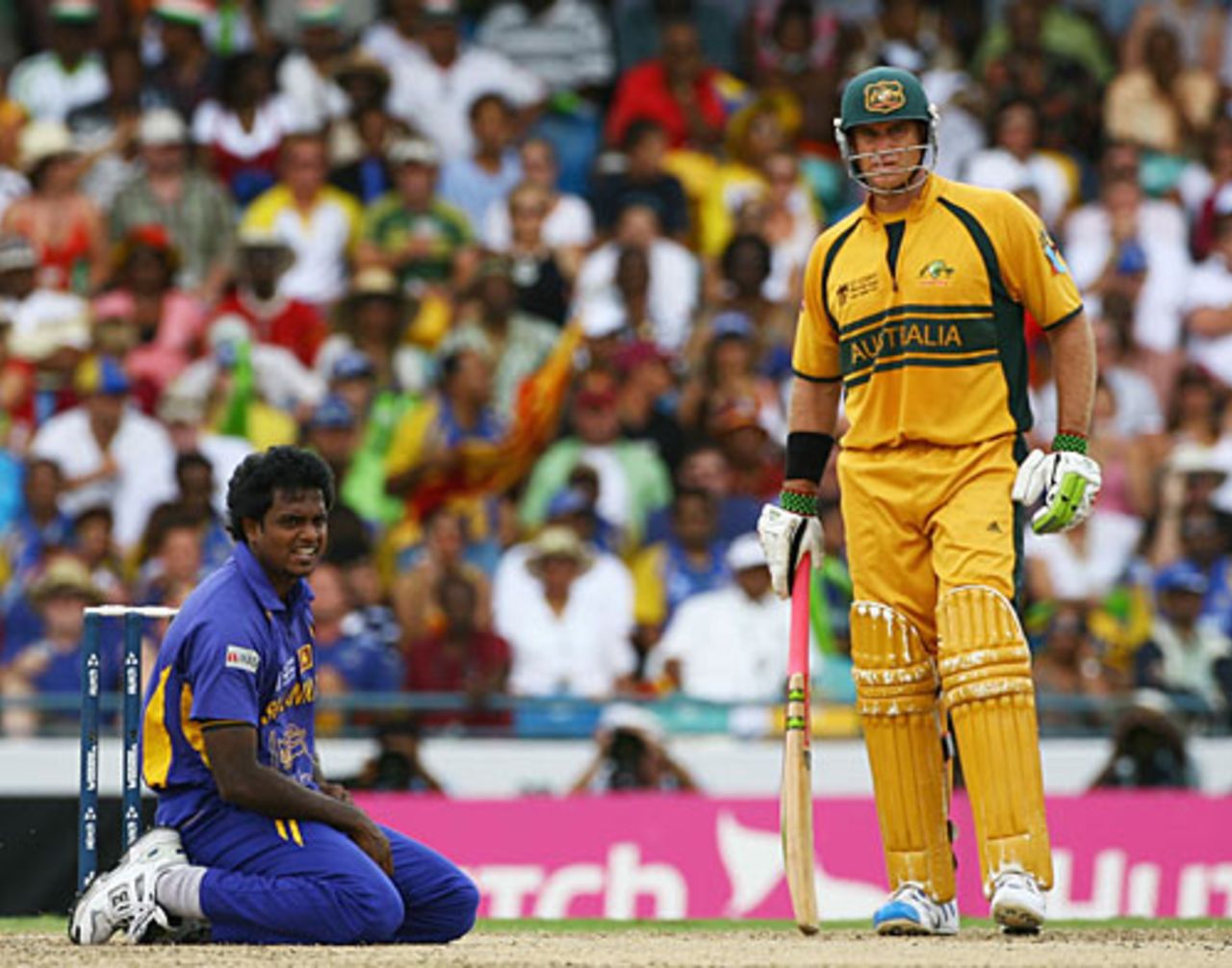 Dilhara Fernando sinks to his knees as Australia rocked Sri Lanka's bowlers, Australia v Sri Lanka, World Cup final, Barbados, April 28, 2007