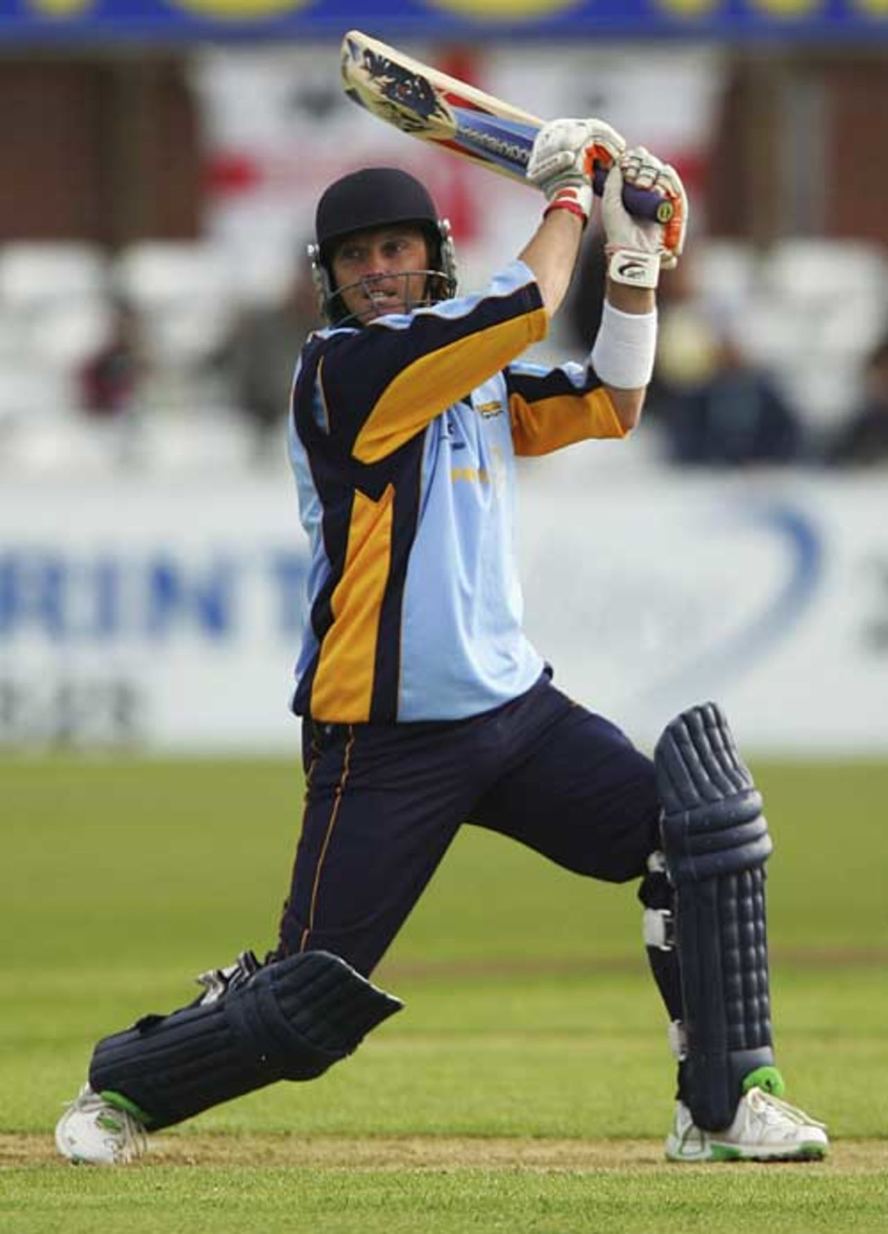 Ian Harvey cracks through the covers, Derbyshire v Warwickshire, Friends Provident Trophy, Derby, May 7, 2007