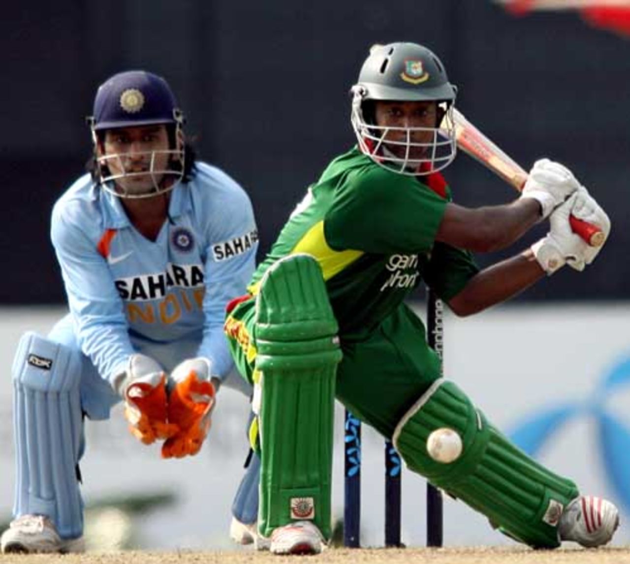 Aftab Ahmed looks to sweep, Bangladesh v India, 2nd ODI, Mirpur, May 12, 2007