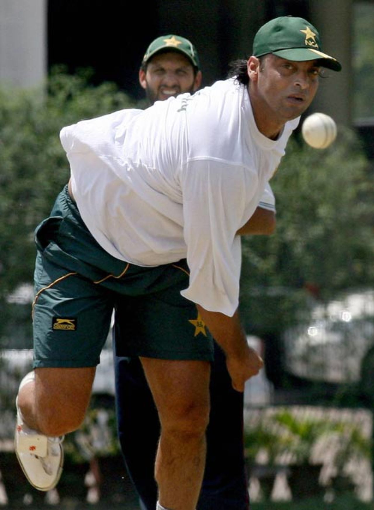 Shoaib Akhtar, recovering from a knee injury, makes an appearance at nets at the Gaddafi Stadium in Lahore, May 12, 2007