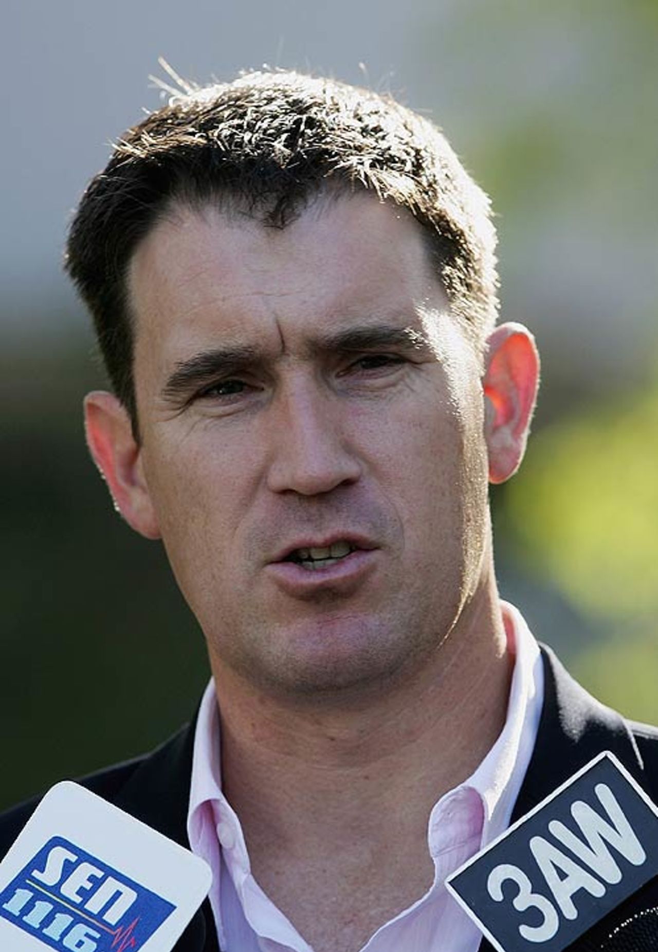 James Sutherland speaks to reporters following Australia's decision not to tour Zimbabwe, Melbourne, May 13, 2007