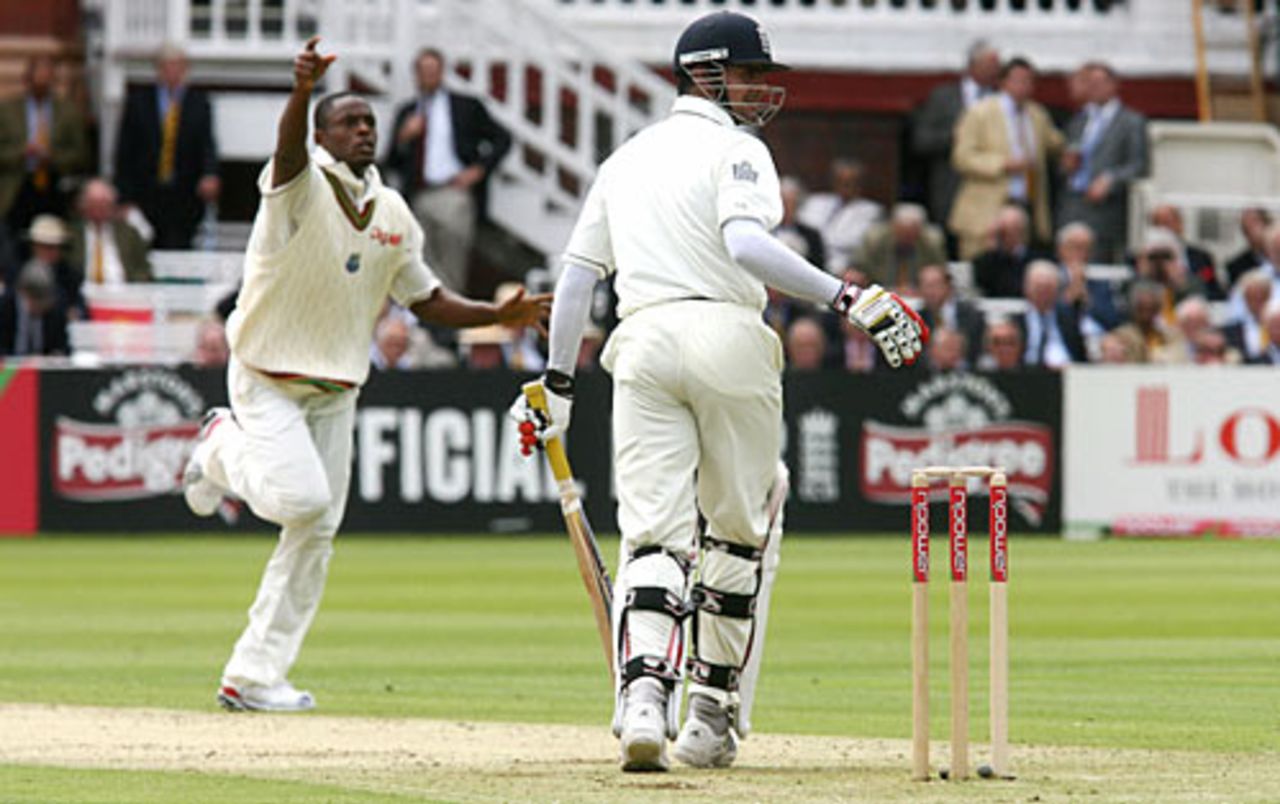 Owais Shah looks behind after edging Daren Powell, England v West Indies, 1st Test, Lord's, May 17, 2007
