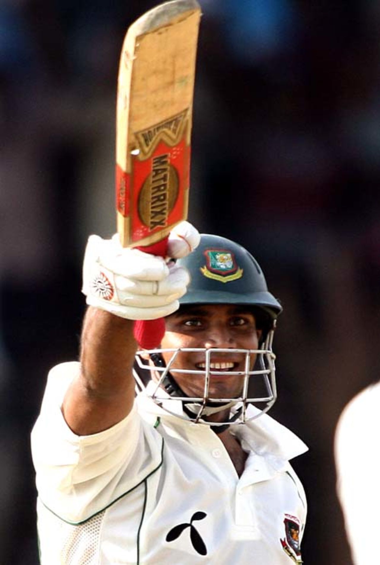 Mashrafe Mortaza celebrates his half-century, Bangladesh v India, 1st Test, Chittagong, 4th day, May 21, 2007