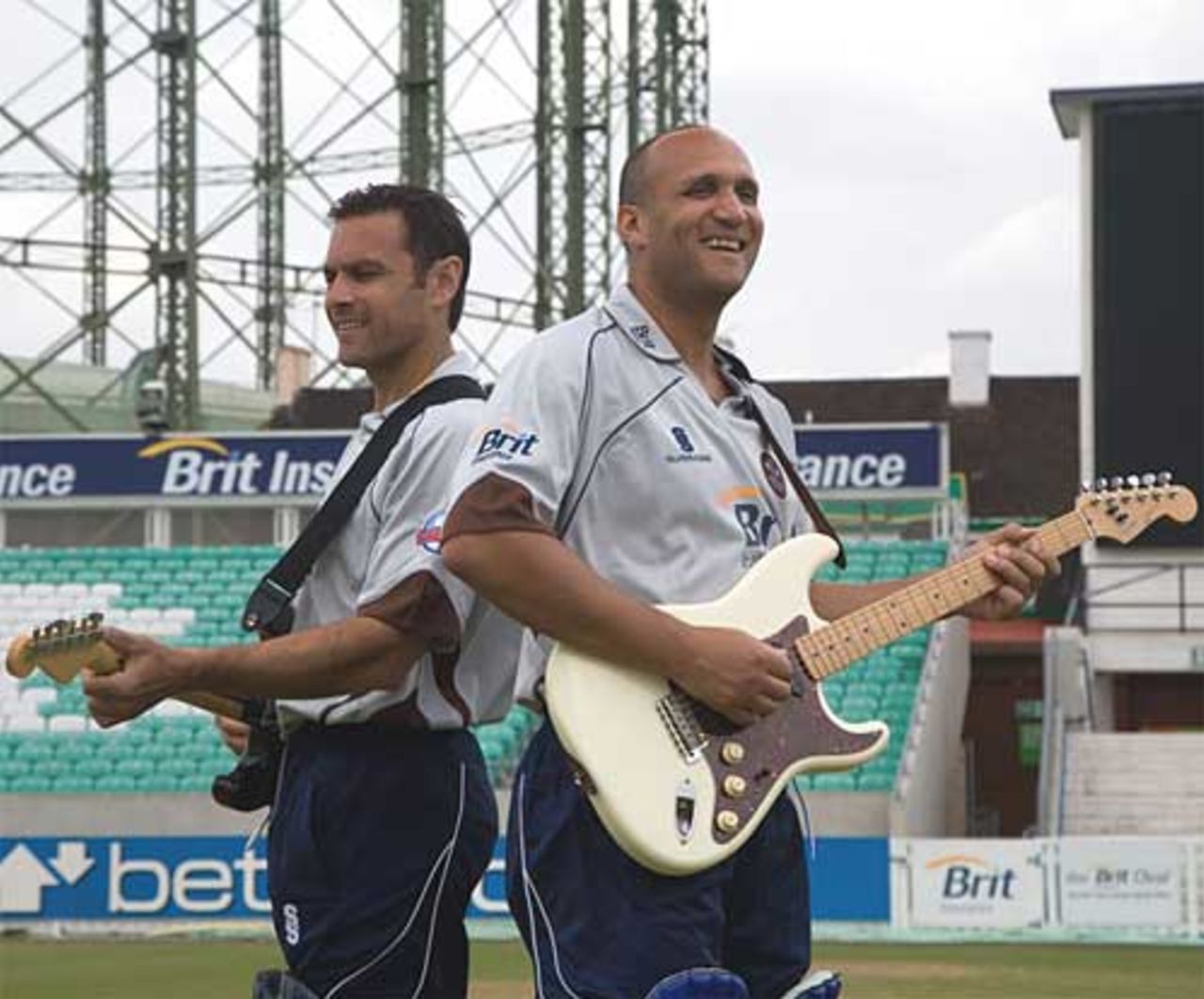 Mark Ramprakash and Mark Butcher create a song and a dance to advertise Surrey's Twenty20 campaign