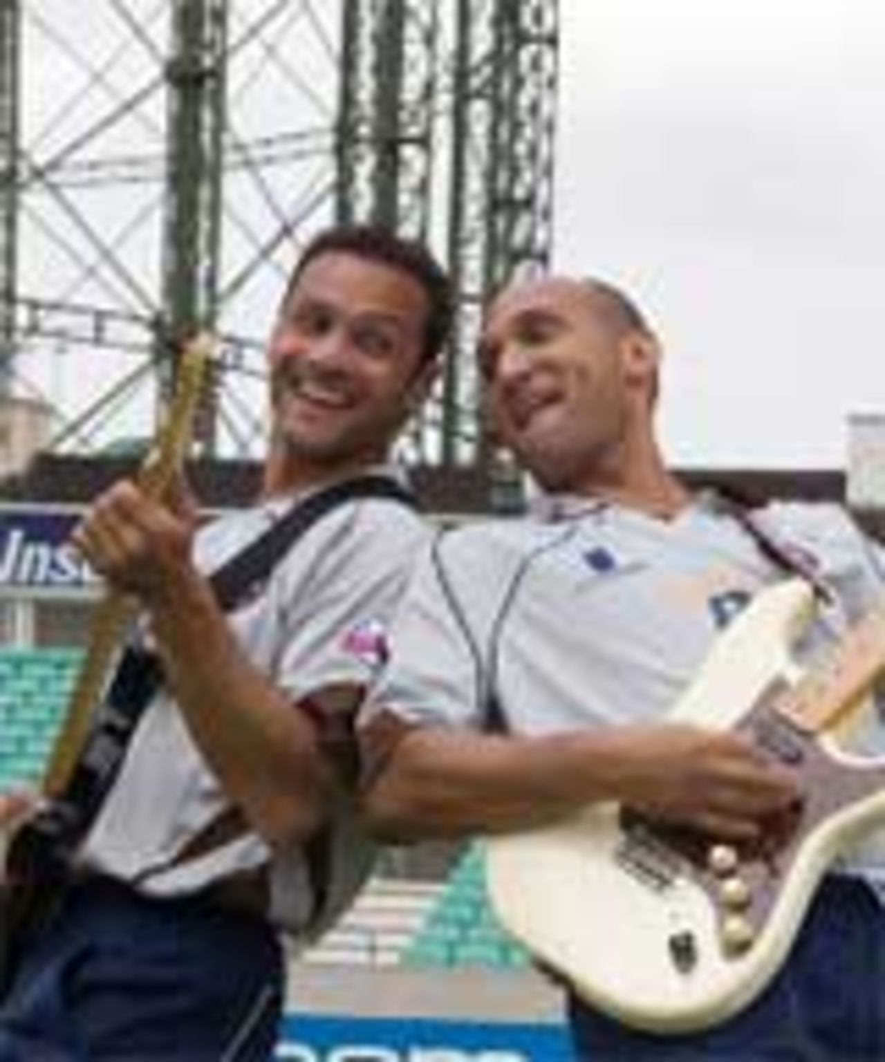 Mark Ramprakash and Mark Butcher create a song and a dance to advertise Surrey's Twenty20 campaign